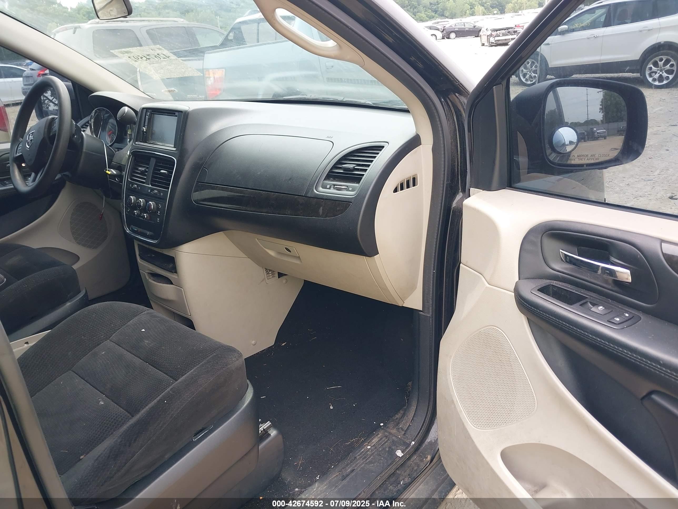 DODGE GRAND image 5