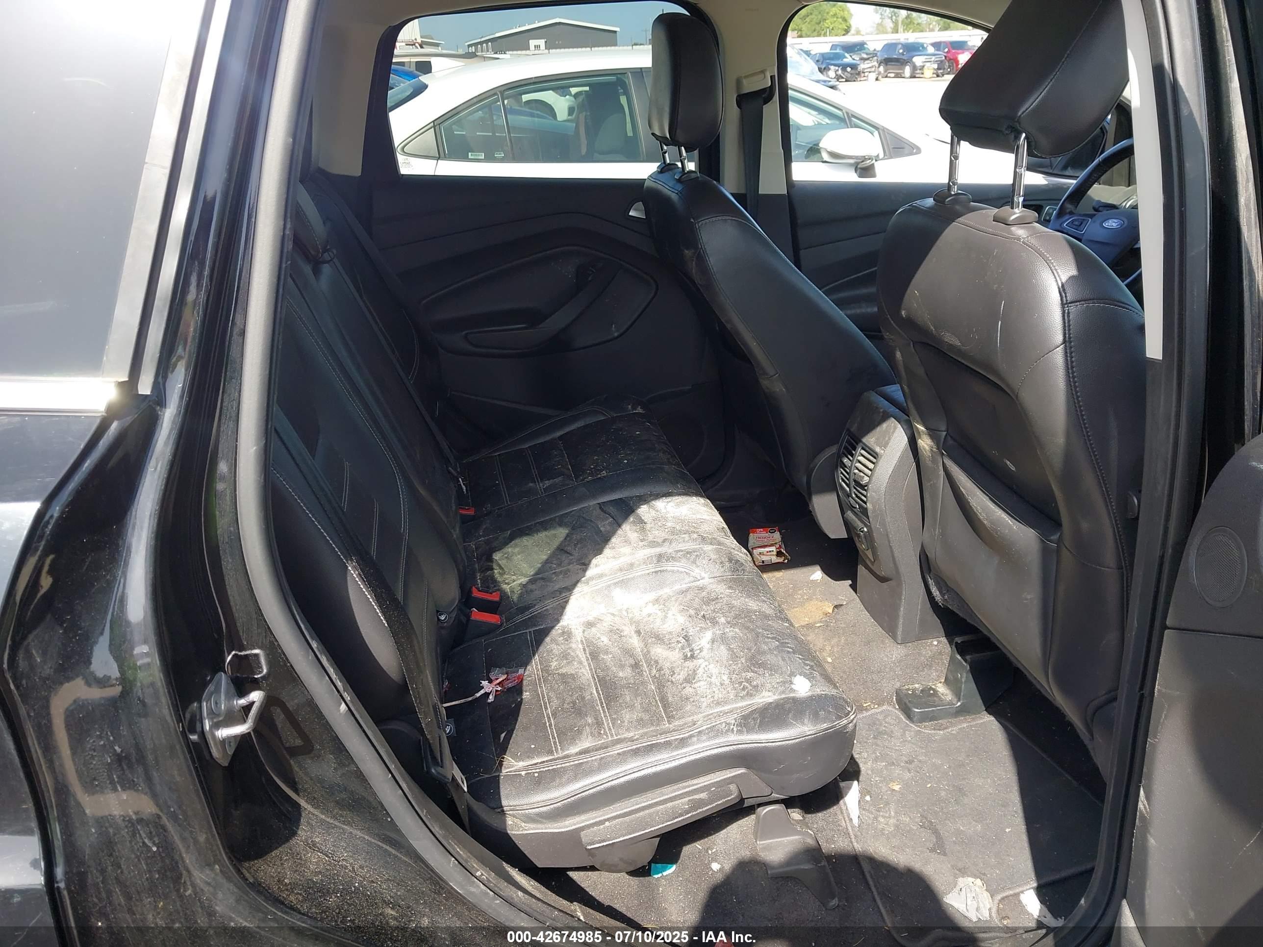 FORD ESCAPE image 8