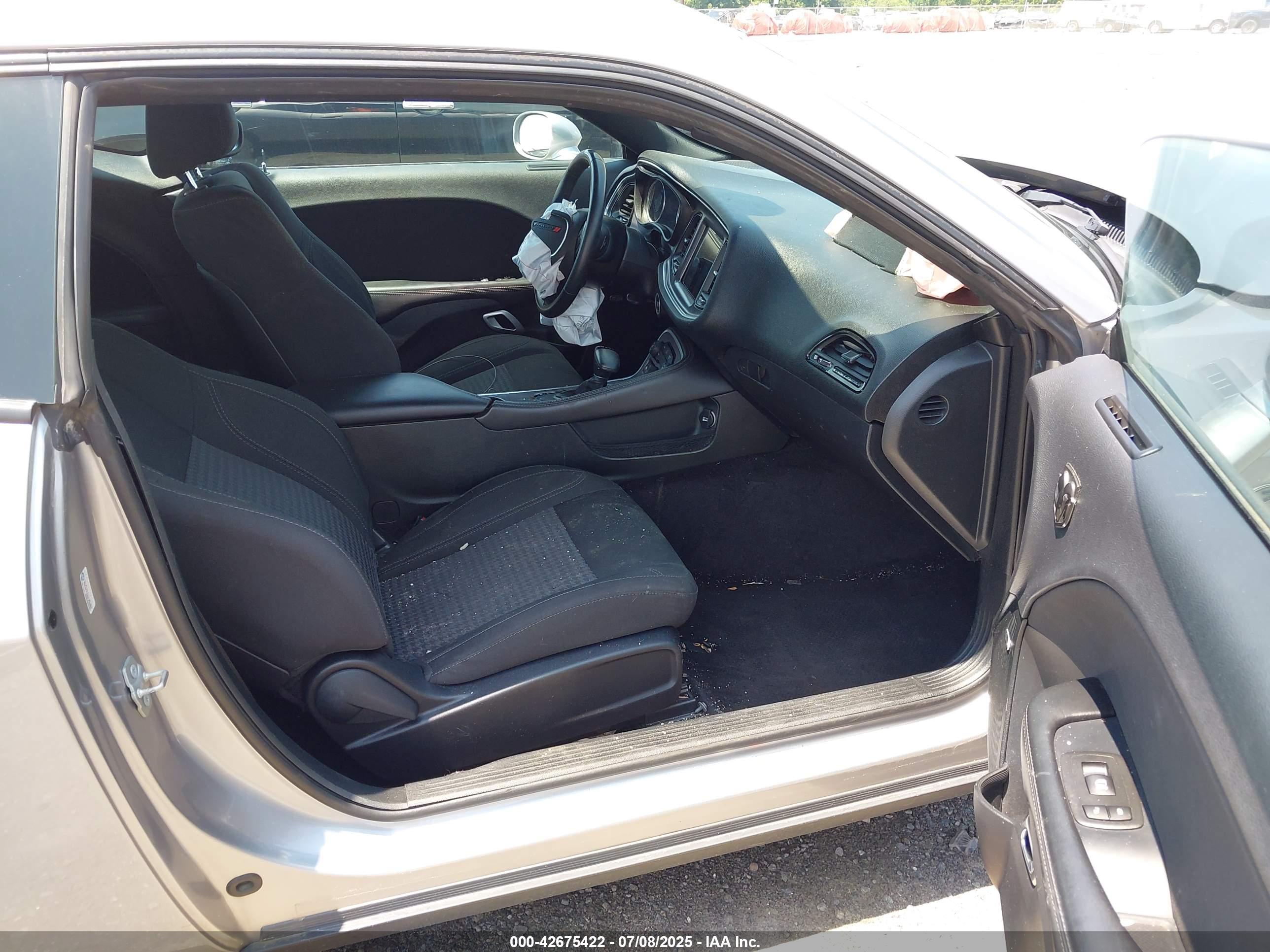 DODGE CHALLENGER image 5
