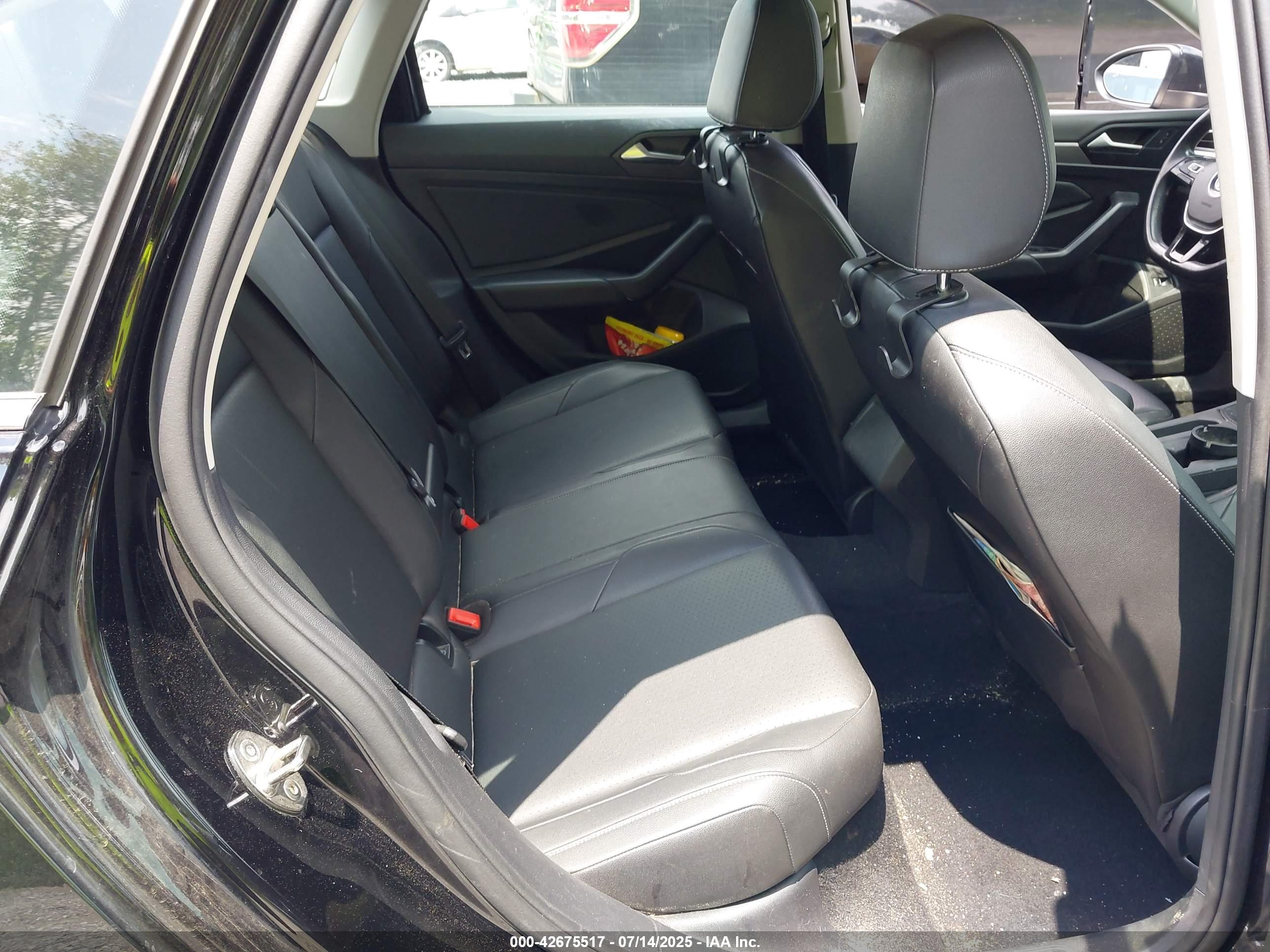 VOLKSWAGEN JETTA image 8