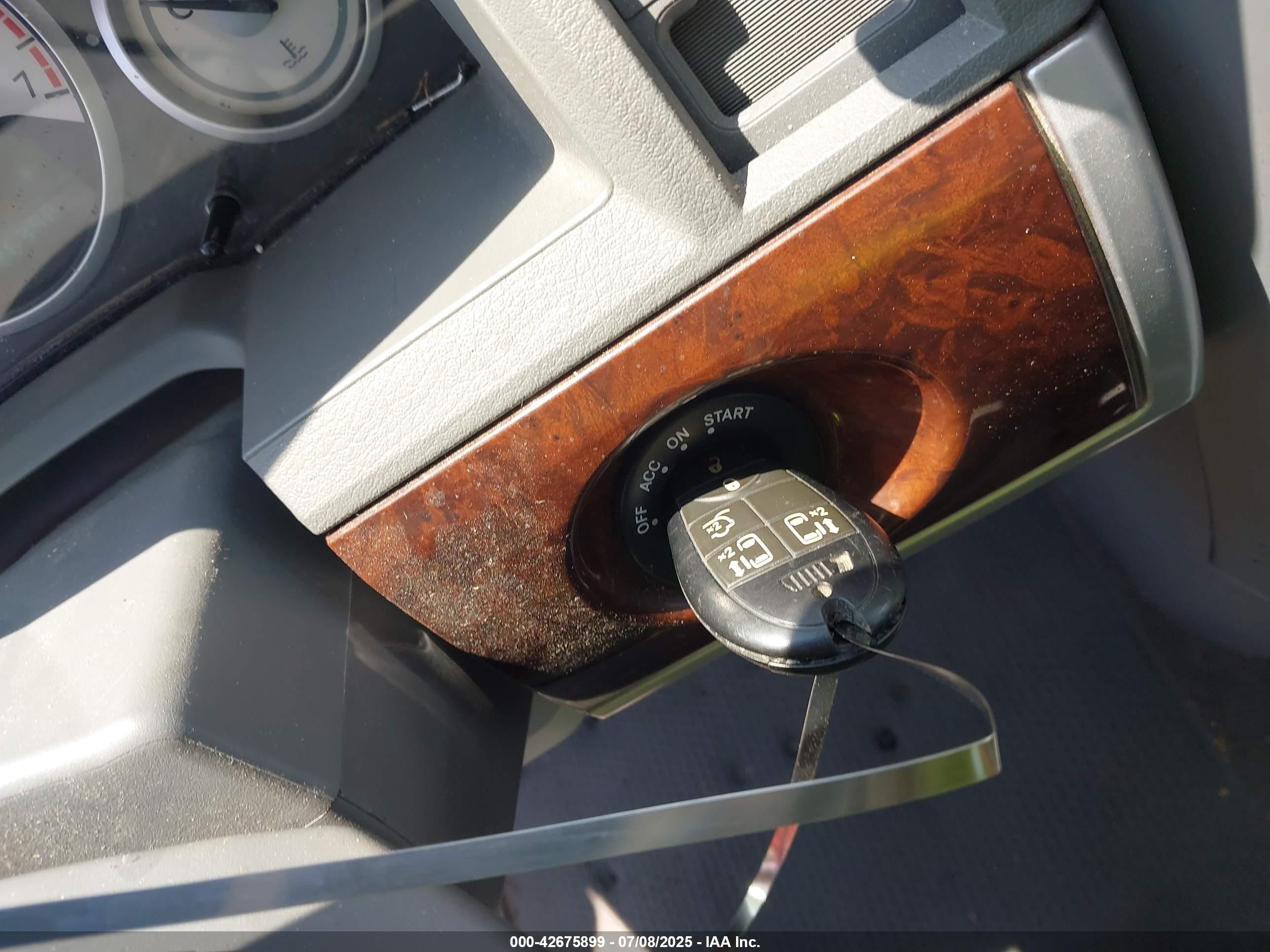 CHRYSLER TOWN image 11