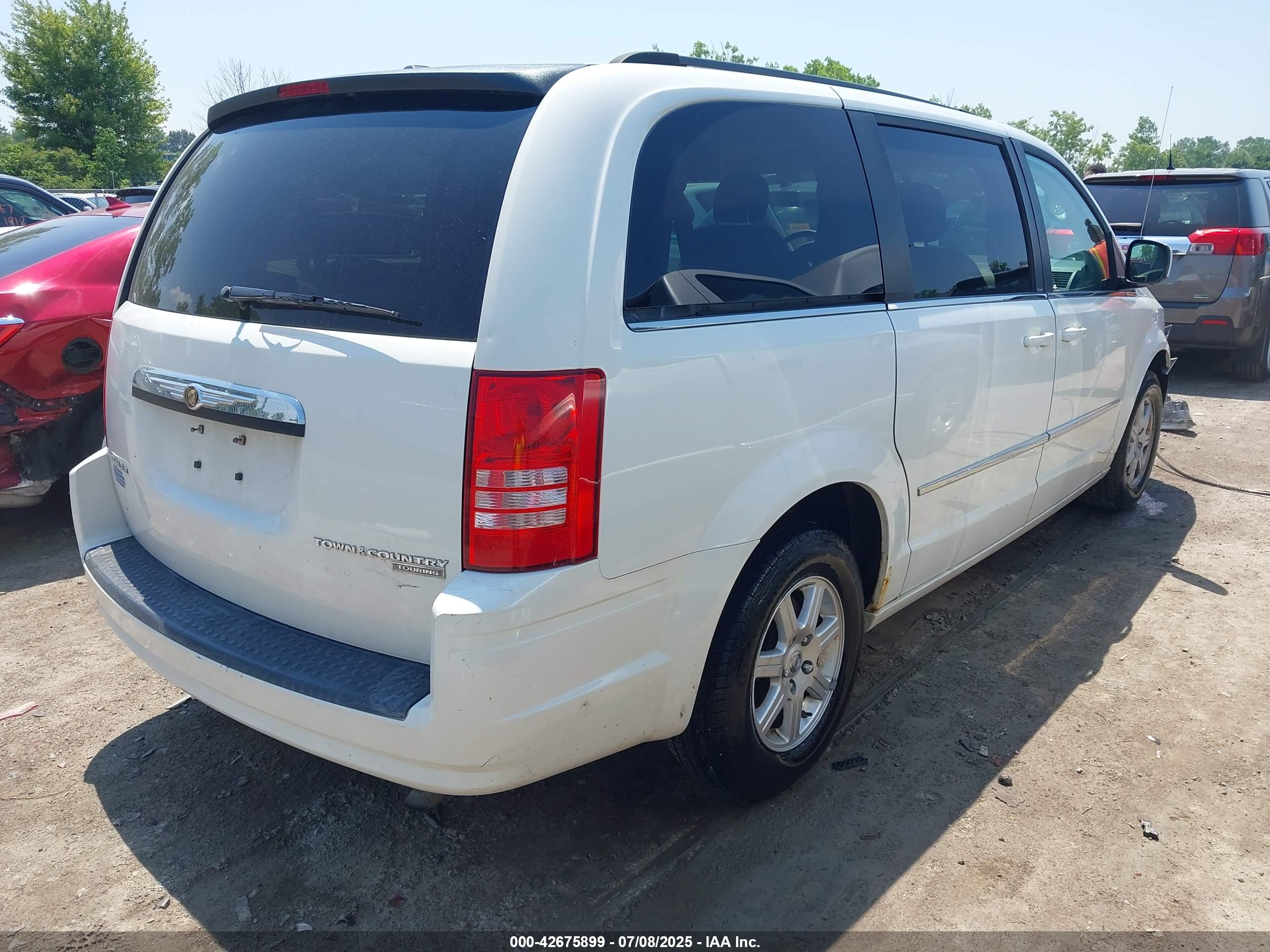 CHRYSLER TOWN image 4
