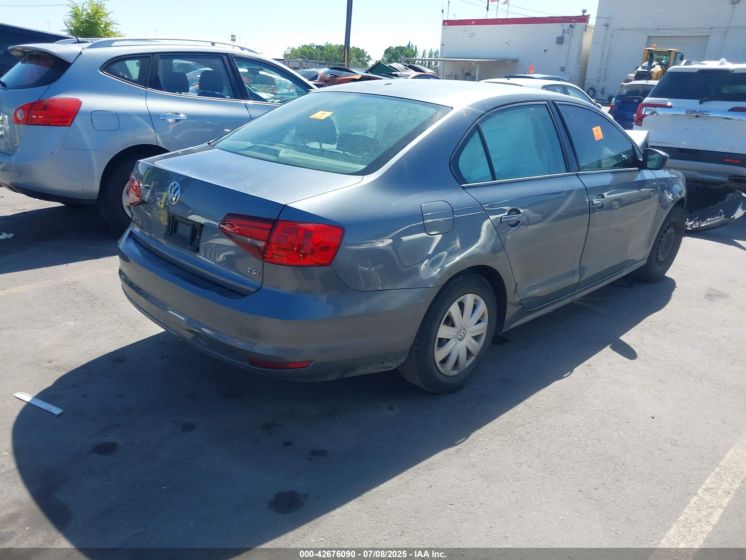VOLKSWAGEN JETTA image 4