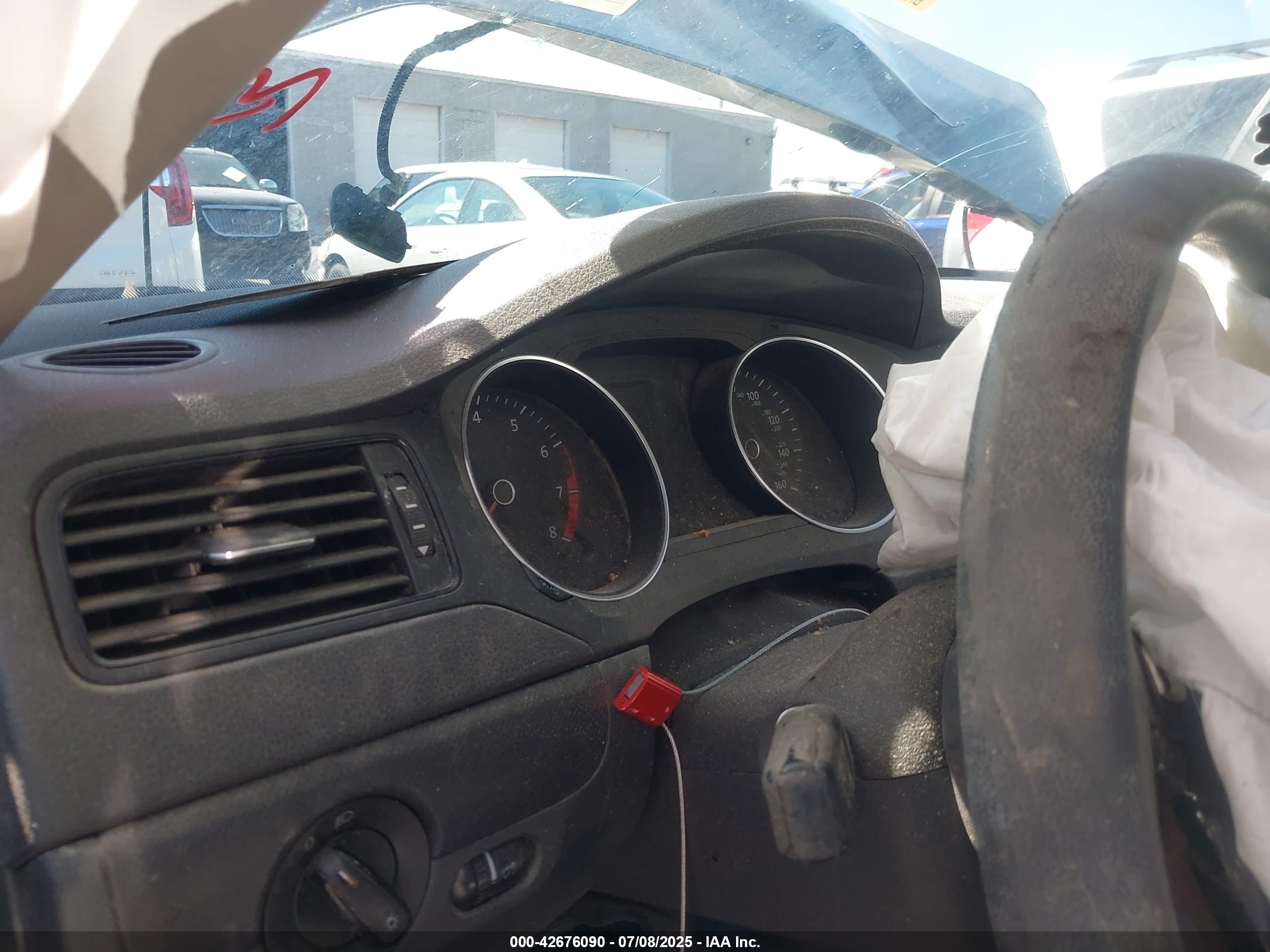 VOLKSWAGEN JETTA image 7