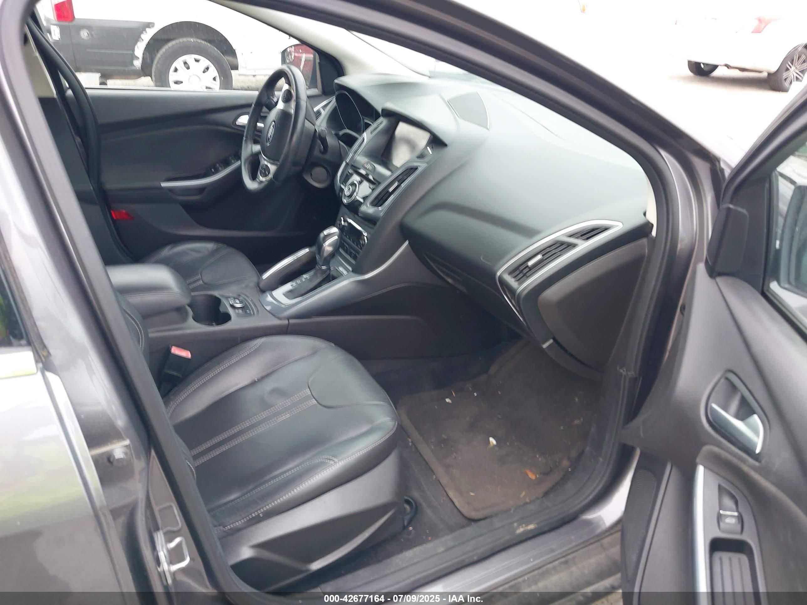 FORD FOCUS image 5