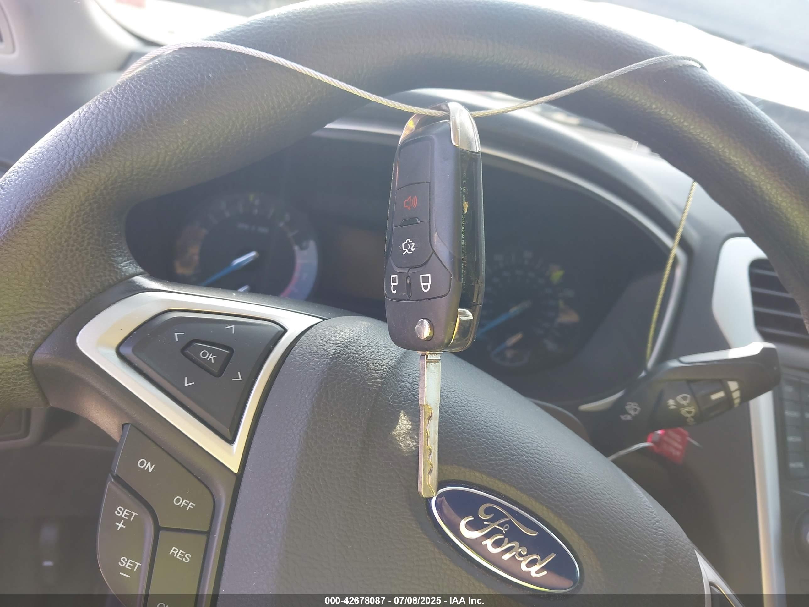 FORD FUSION image 11