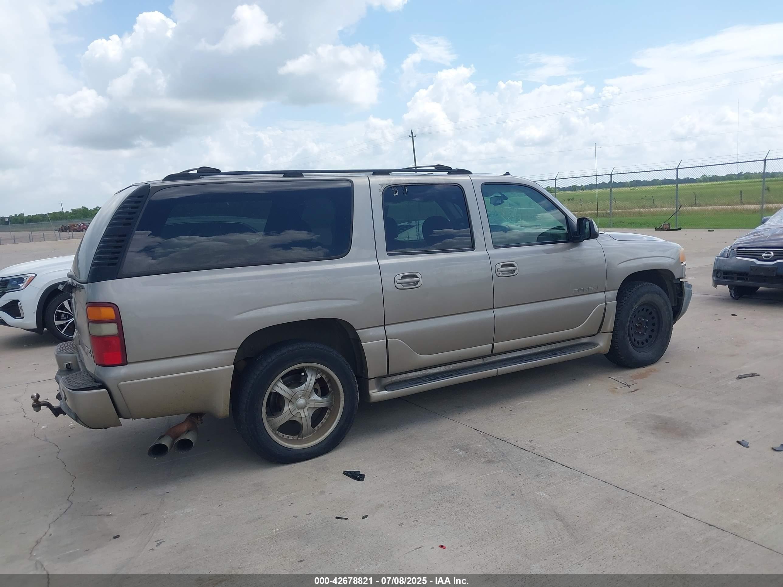 GMC YUKON image 4