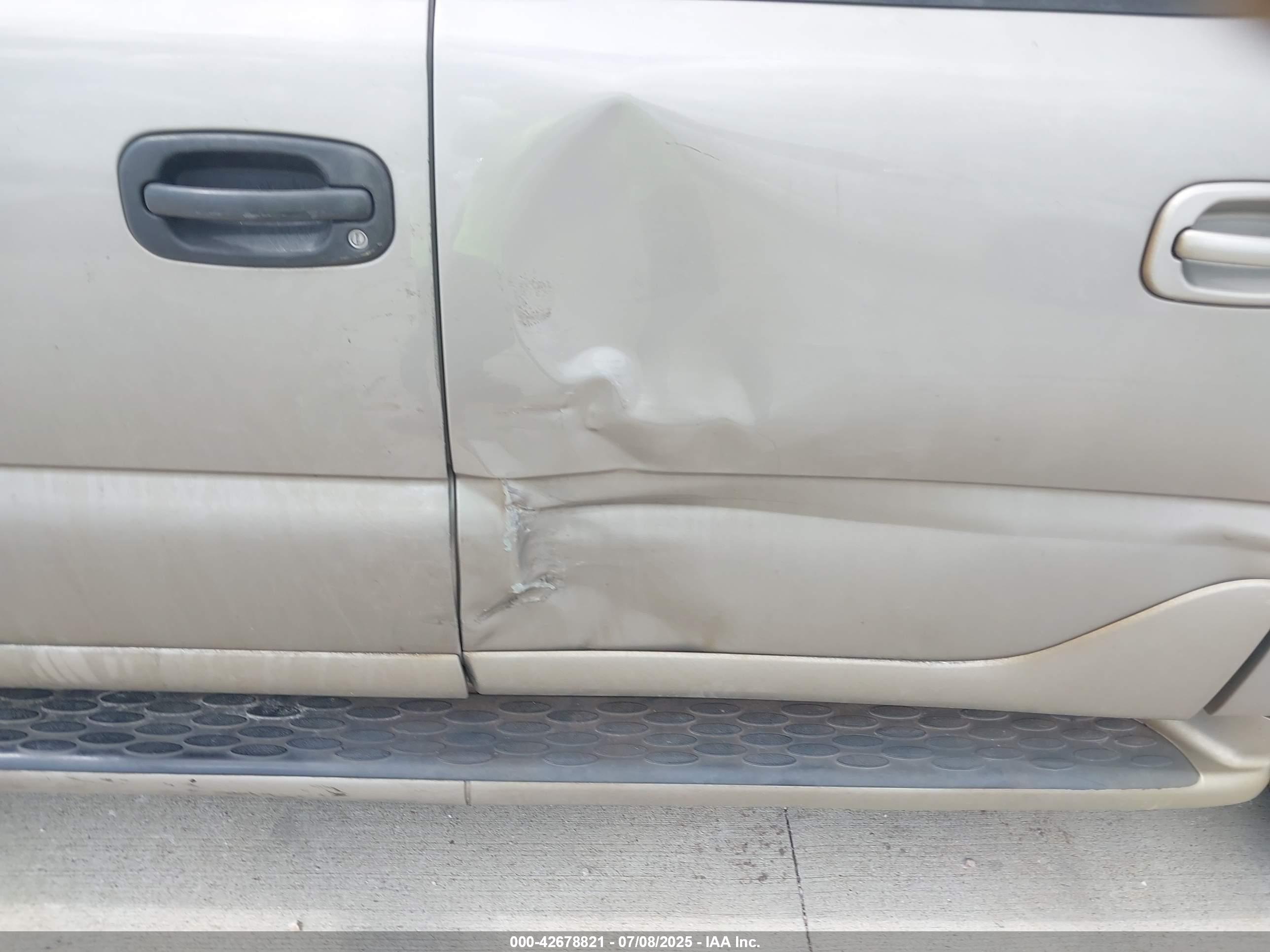 GMC YUKON image 6