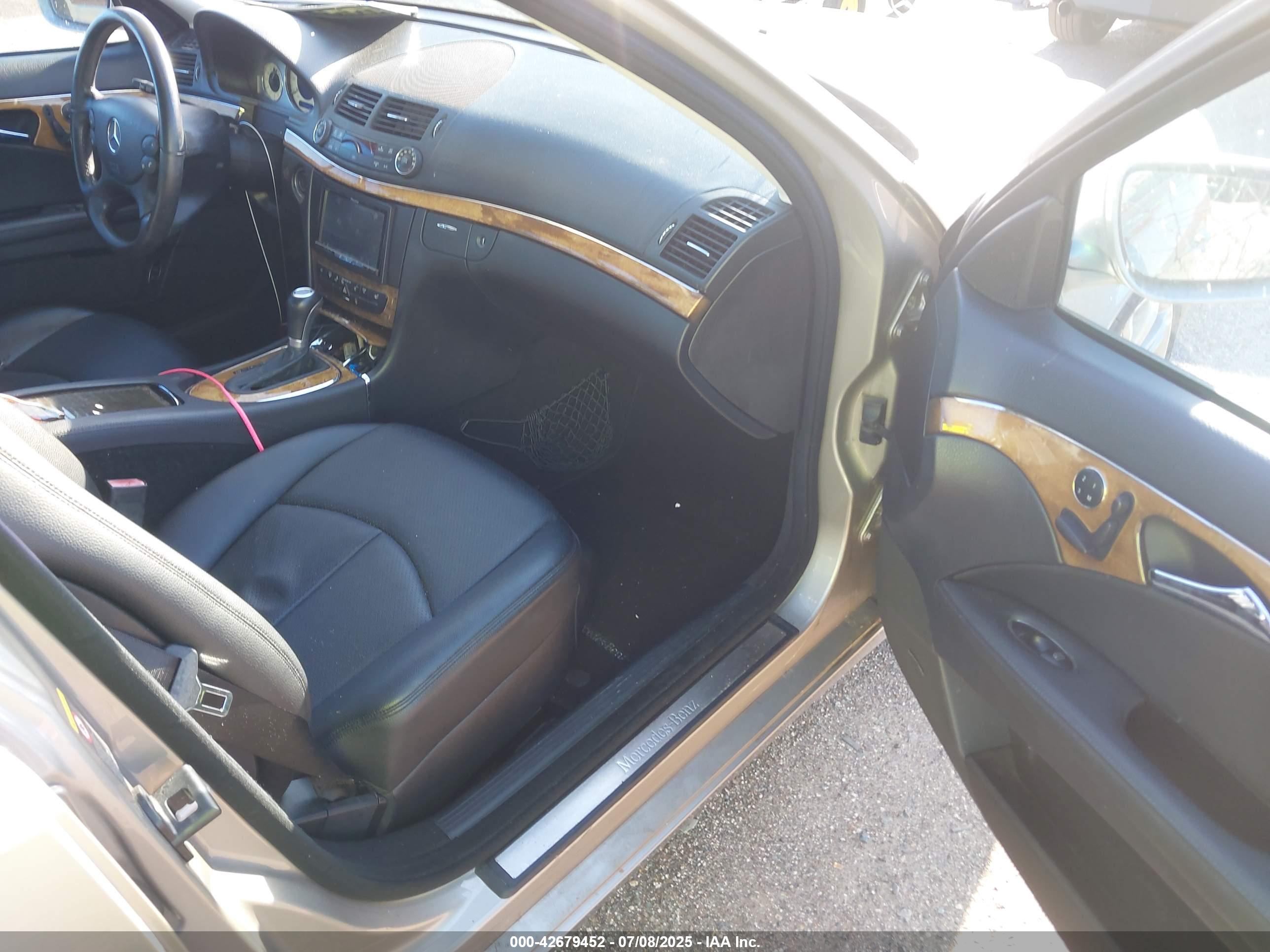 MERCEDES-BENZ E image 5