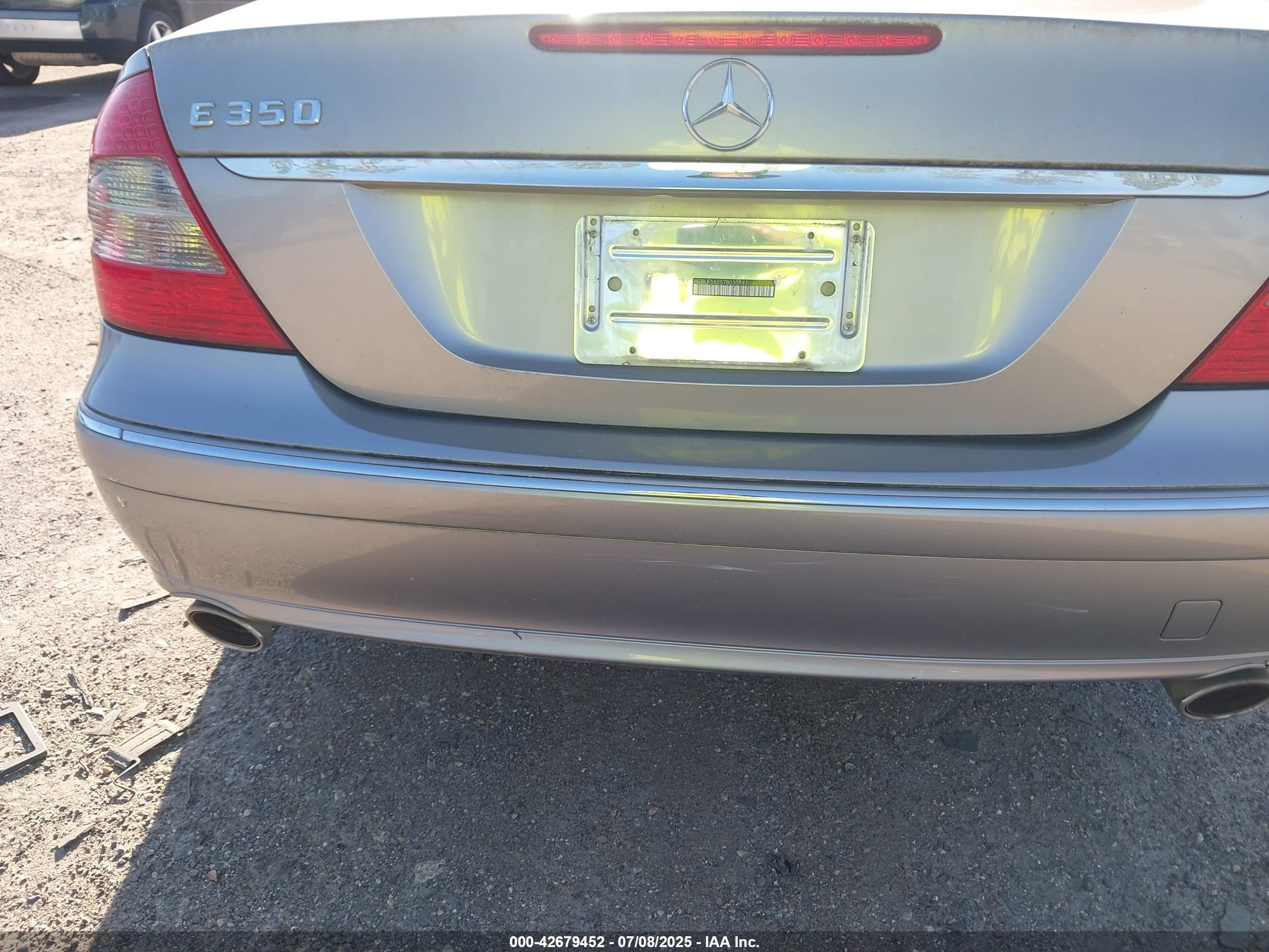 MERCEDES-BENZ E image 6