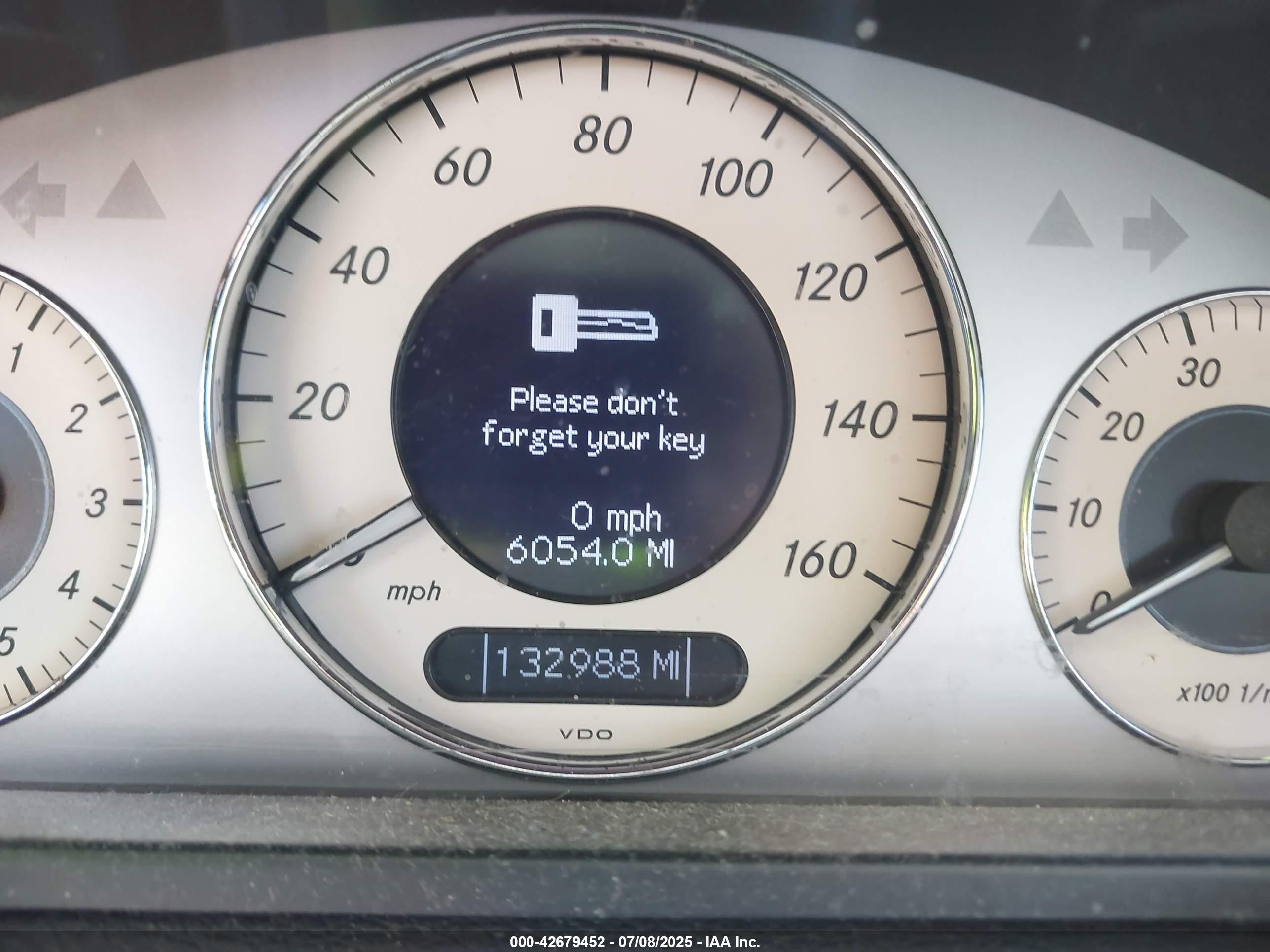 MERCEDES-BENZ E image 7