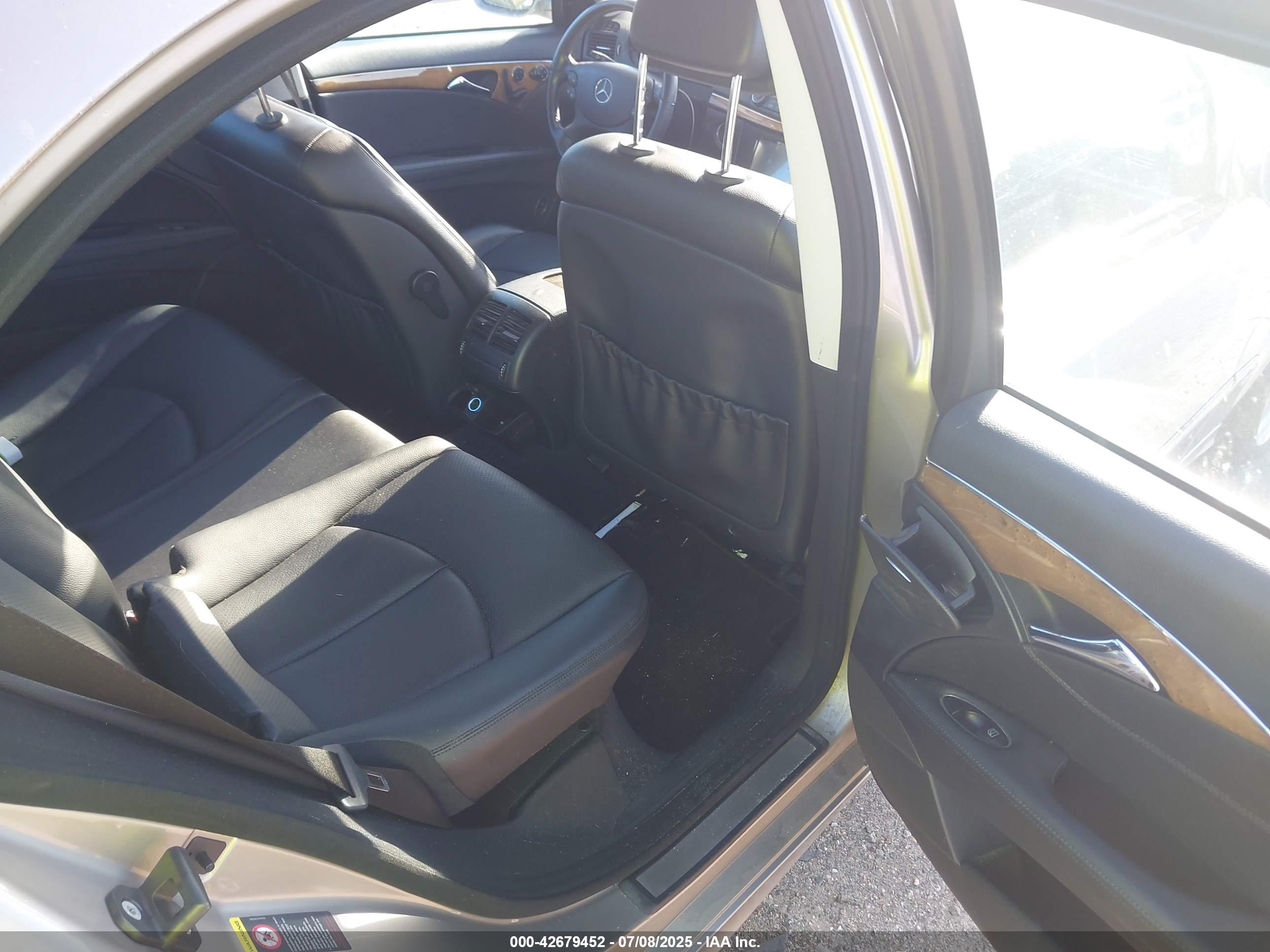 MERCEDES-BENZ E image 8