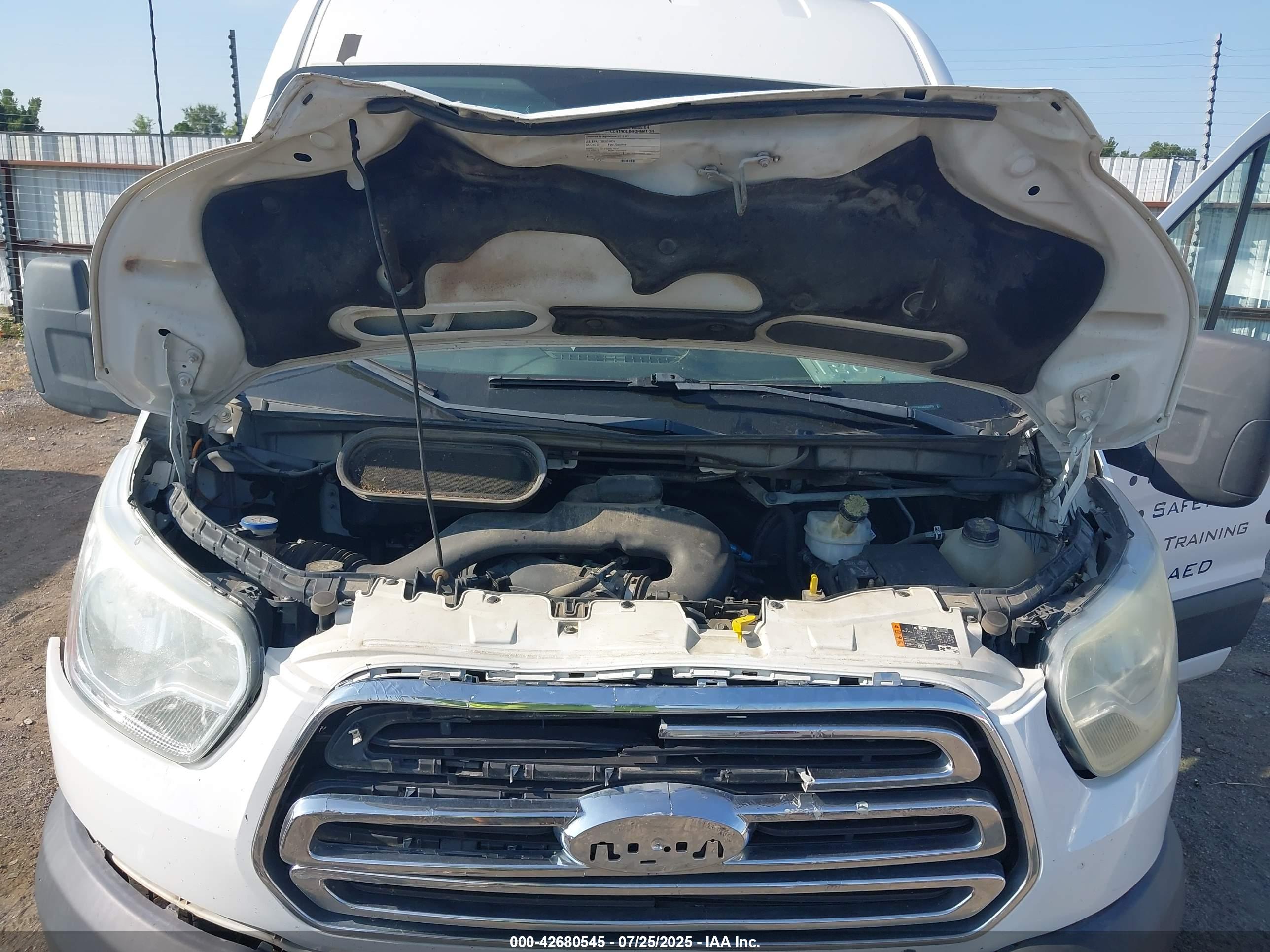 FORD TRANSIT image 10