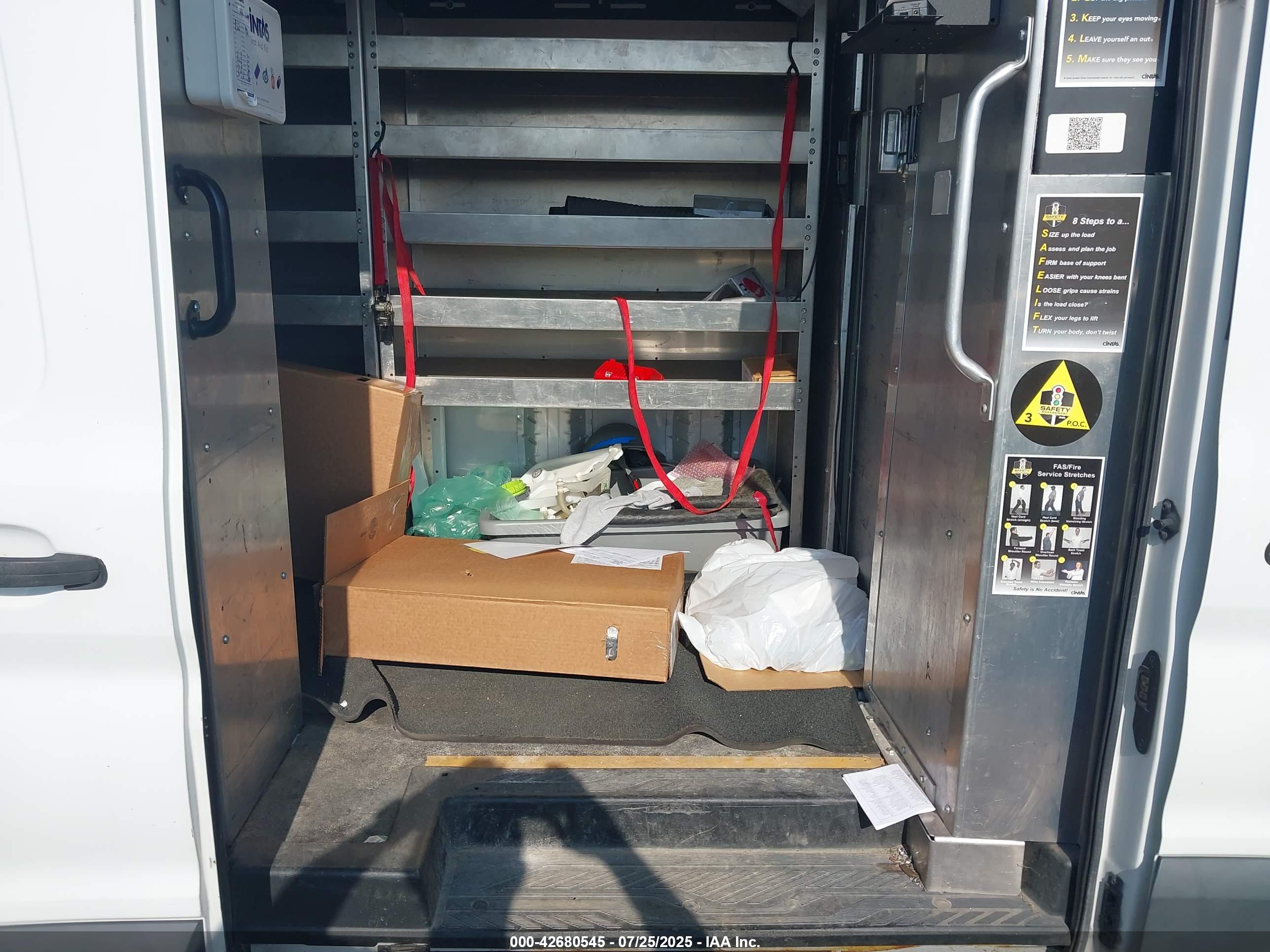 FORD TRANSIT image 8
