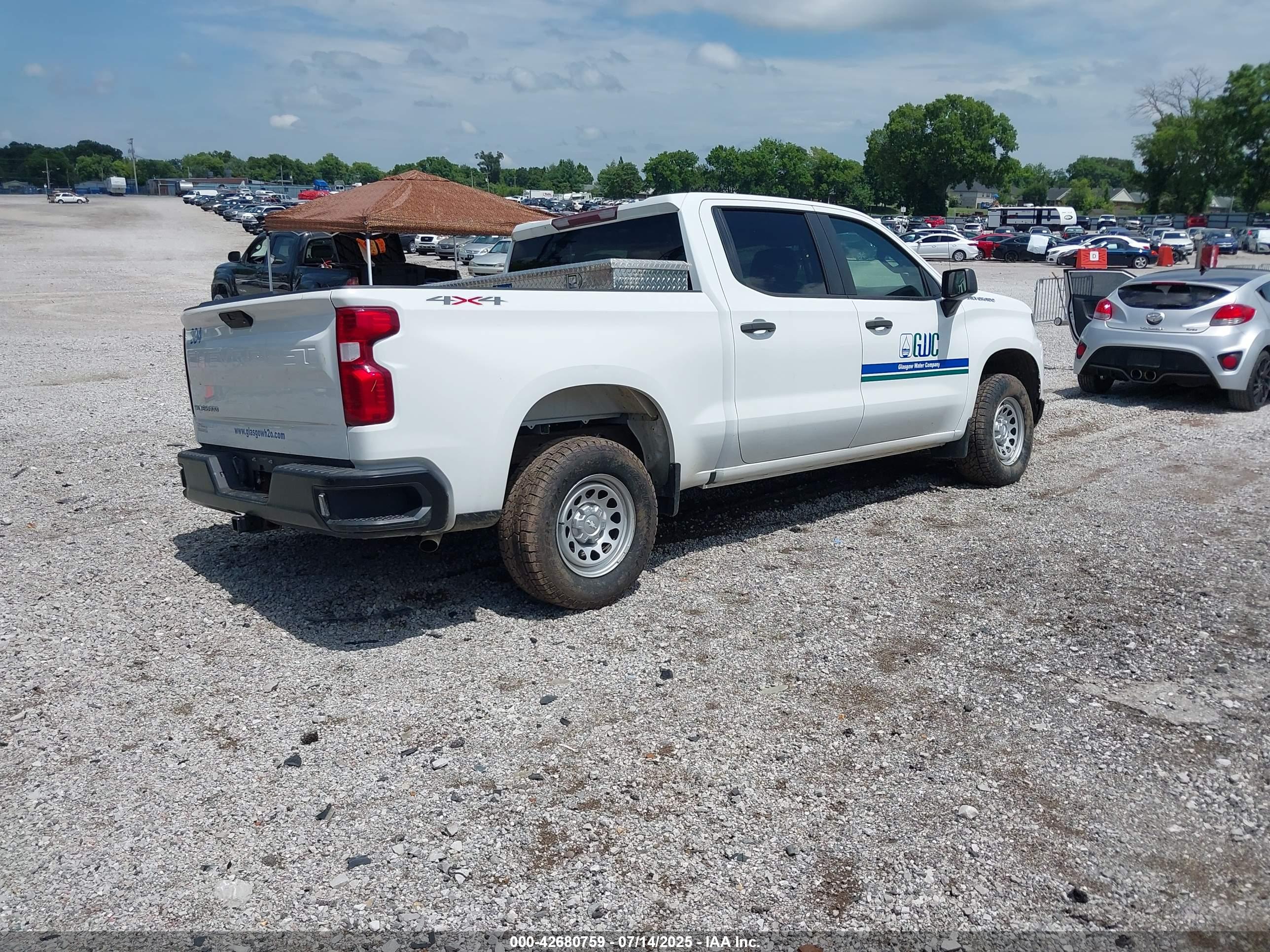 CHEVROLET SILVERADO image 4