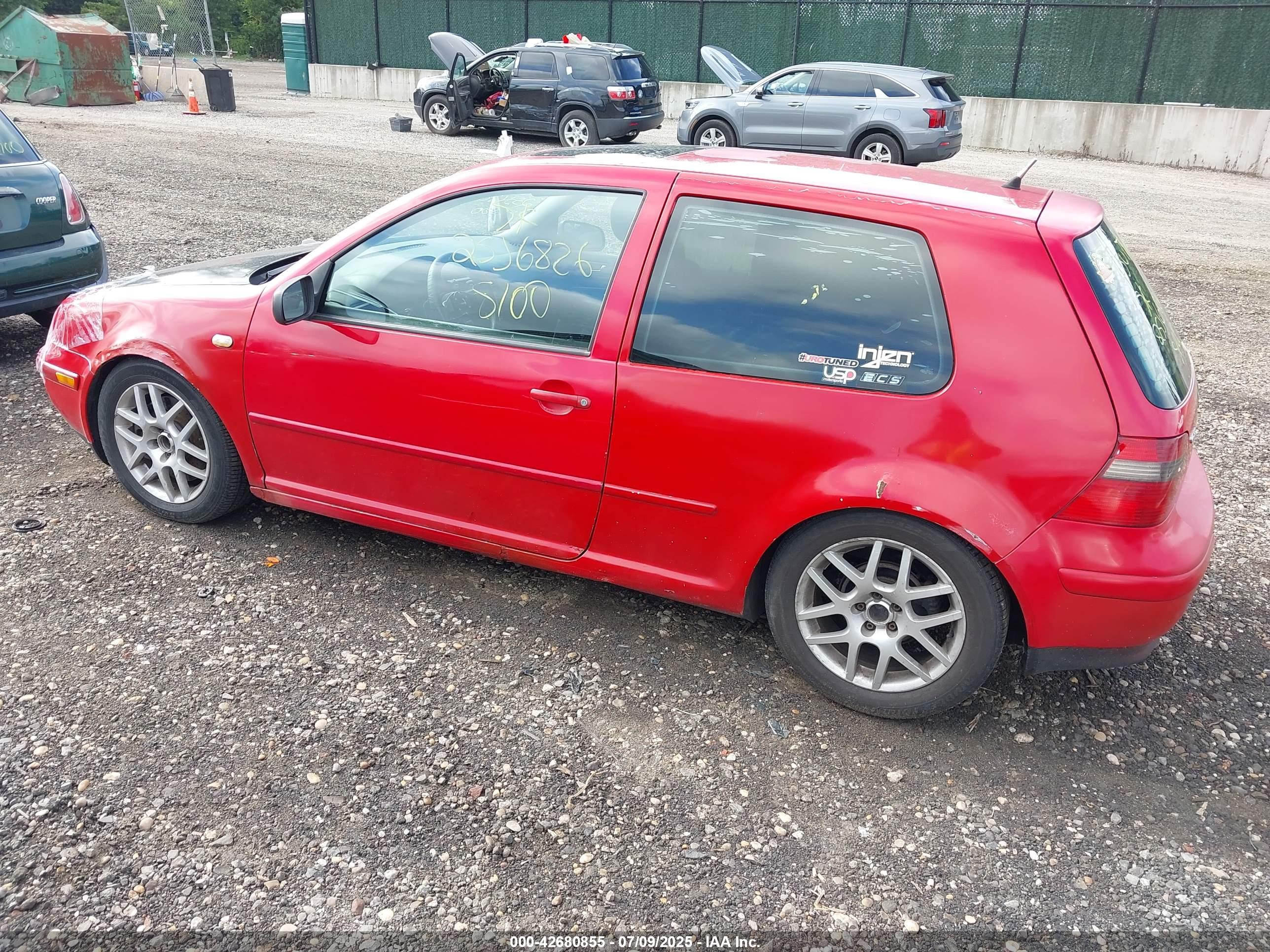 VOLKSWAGEN GTI image 3