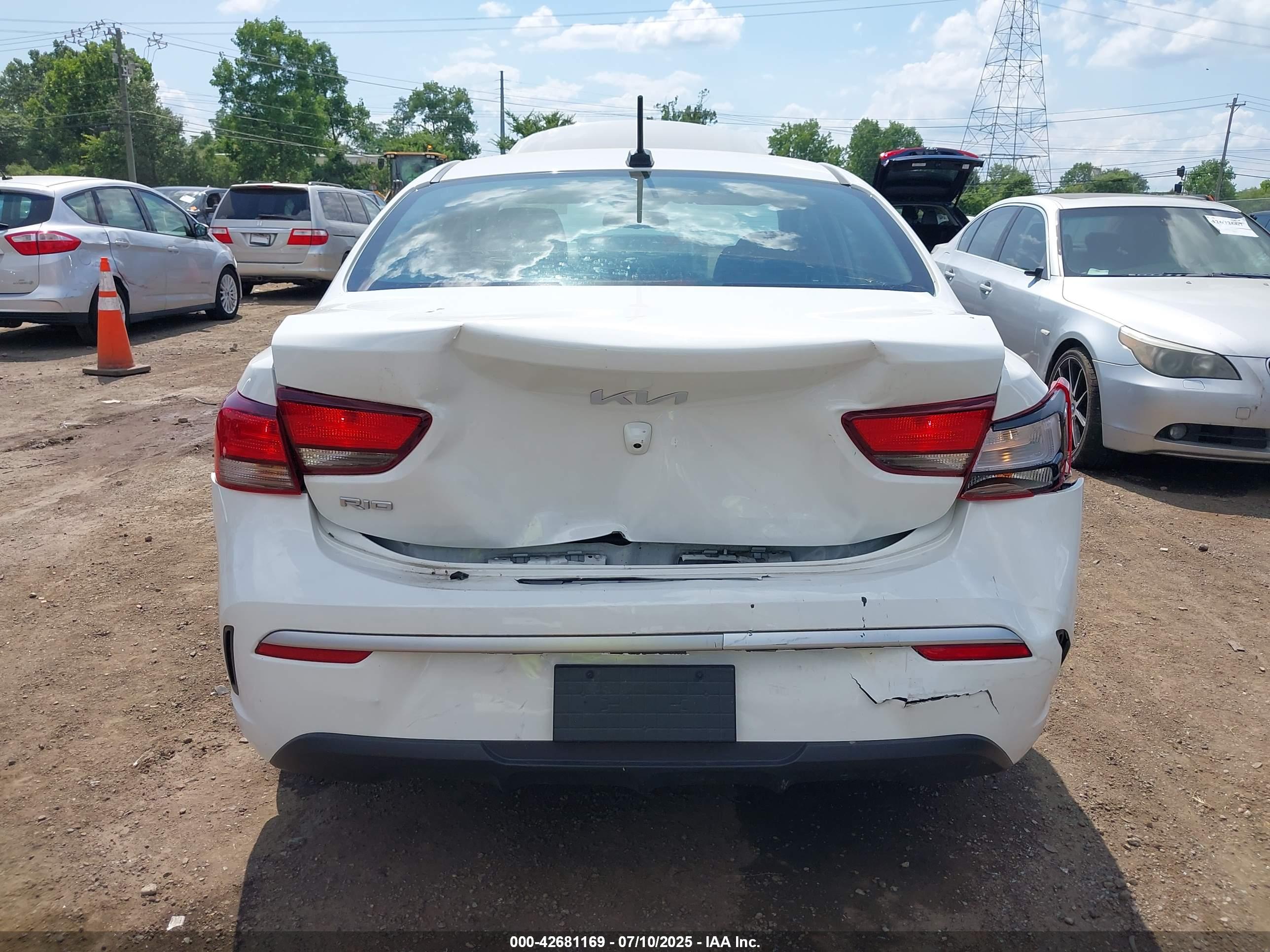 KIA RIO image 6