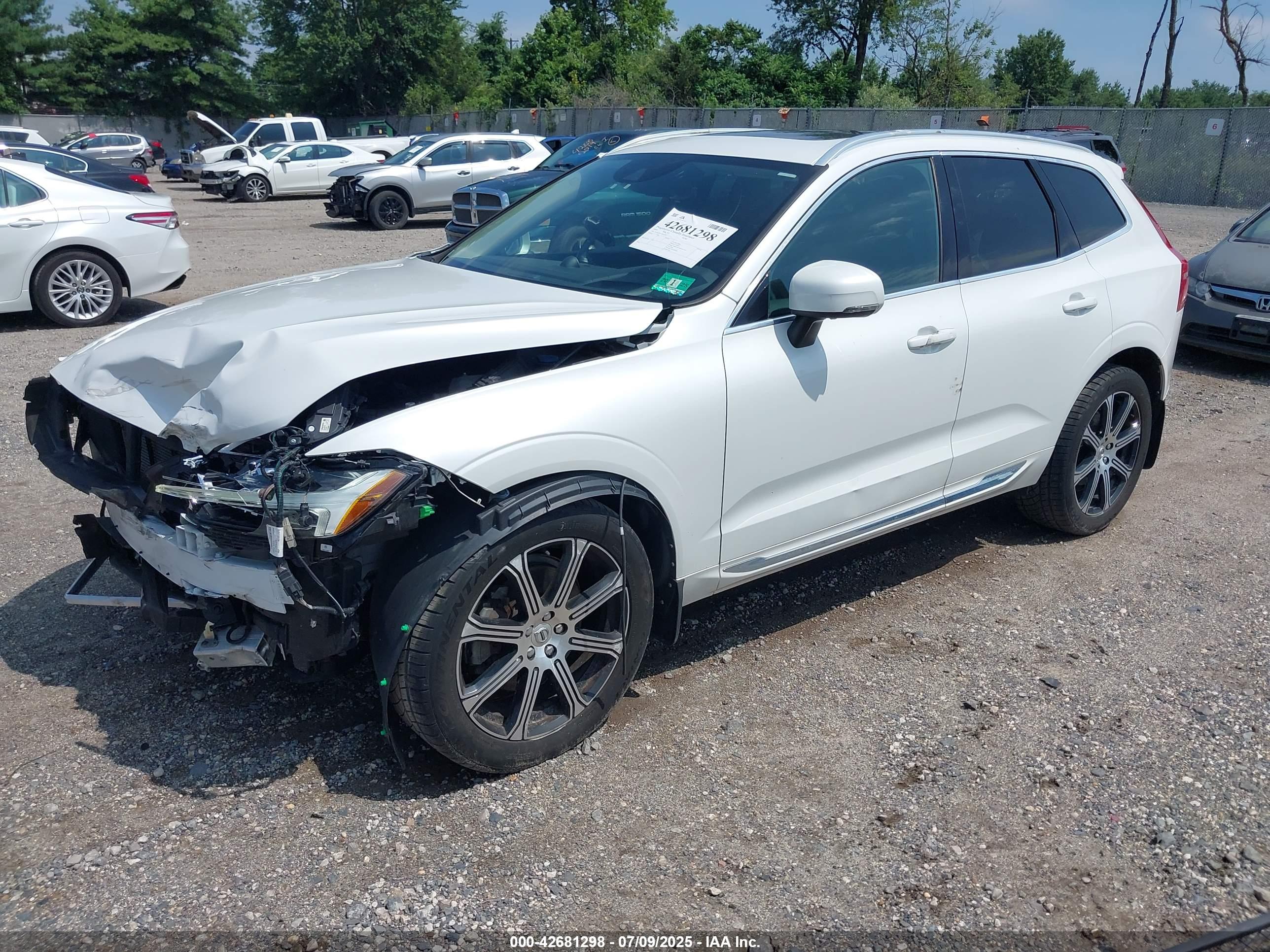 VOLVO XC60 image 2