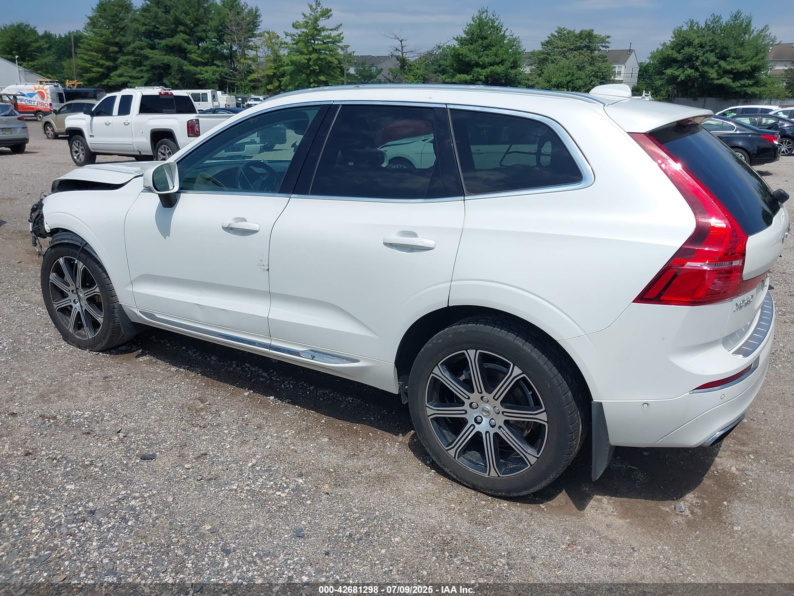 VOLVO XC60 image 3