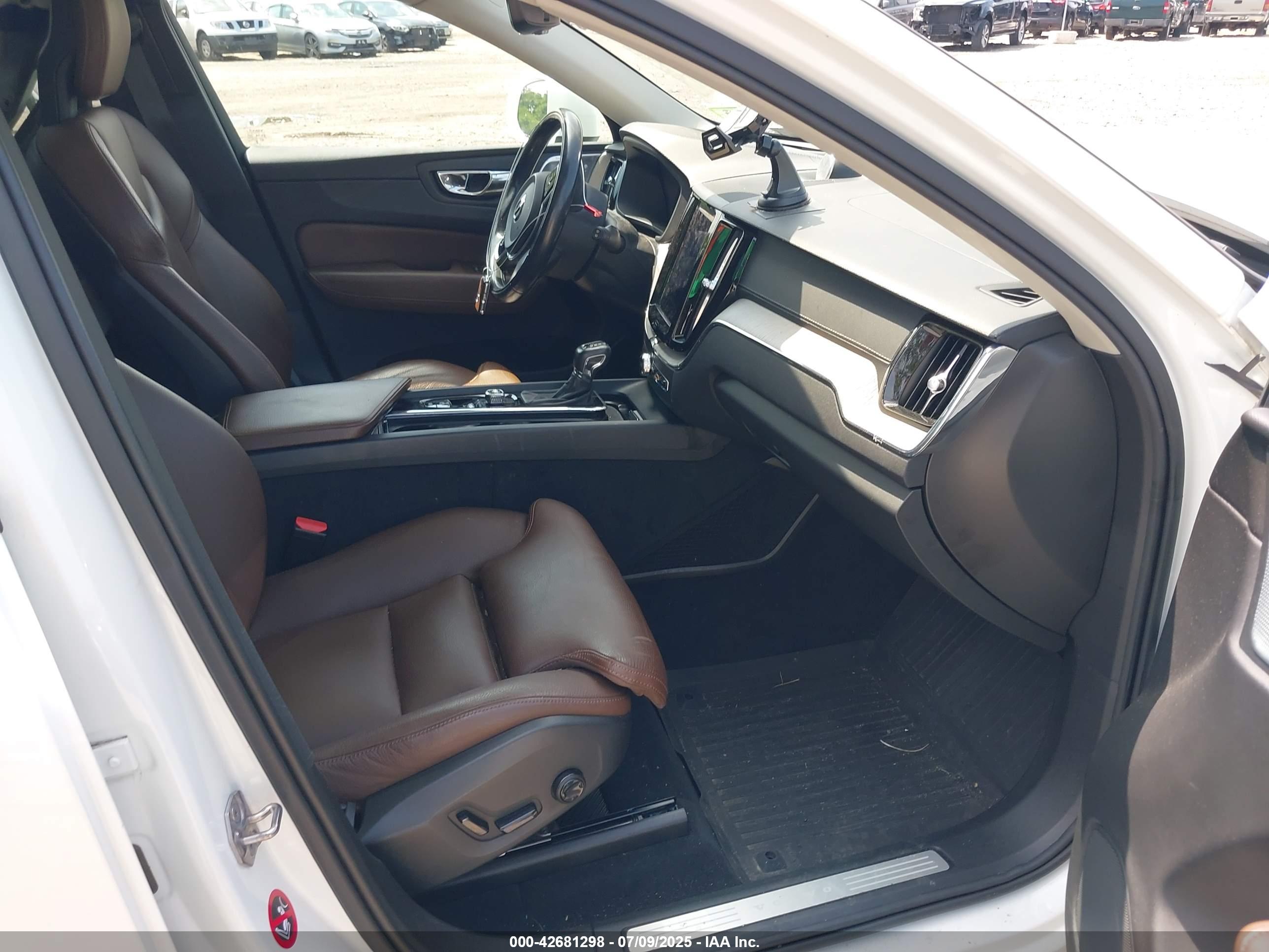VOLVO XC60 image 5