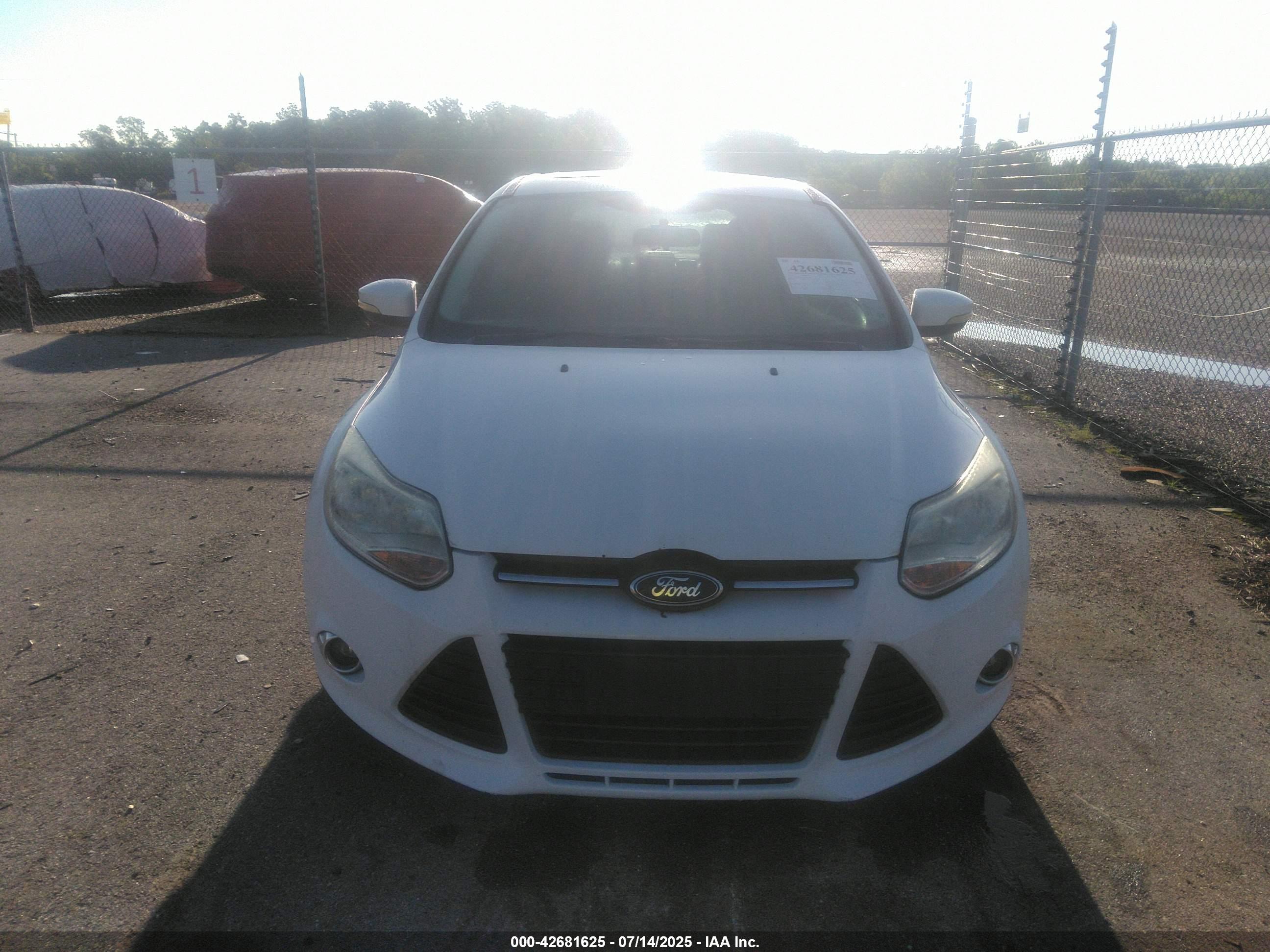FORD FOCUS image 6