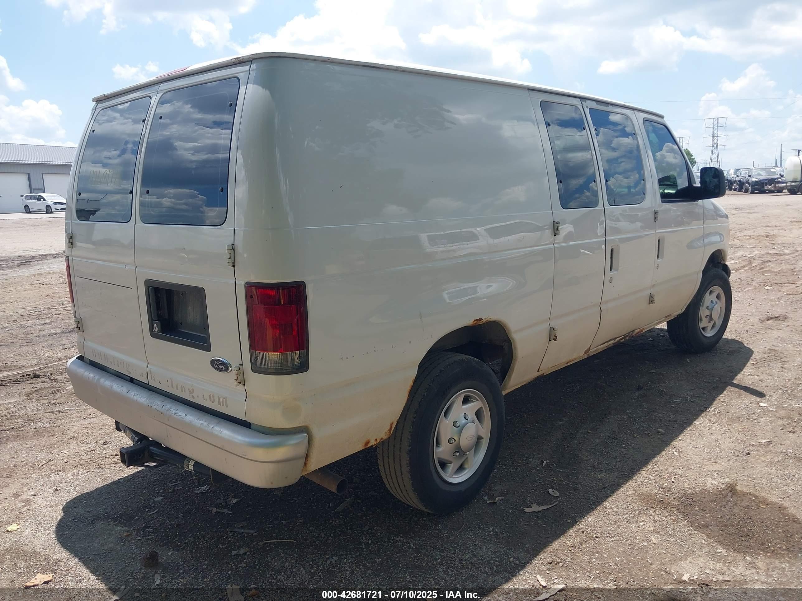 FORD E-250 image 4
