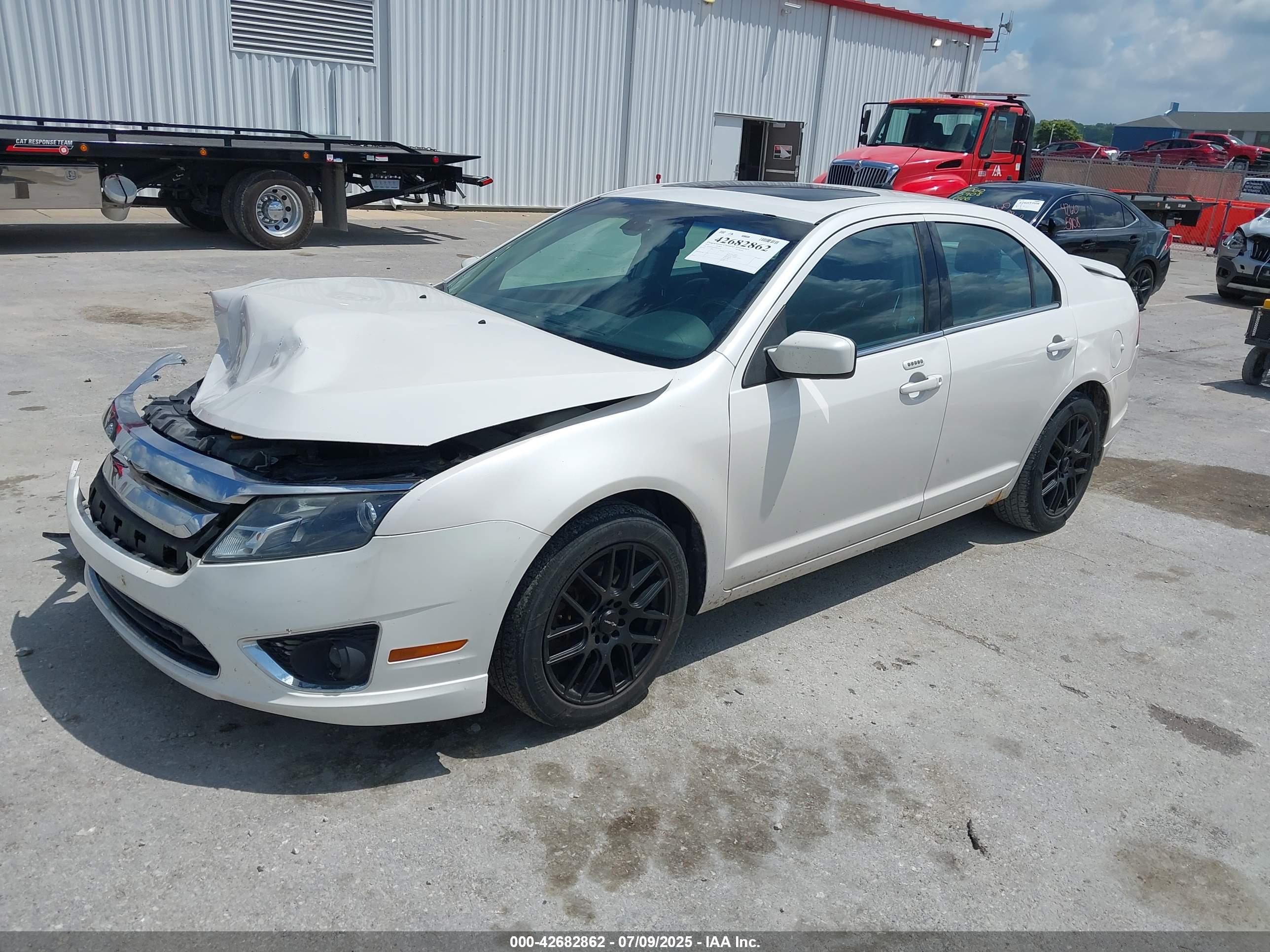 FORD FUSION image 2