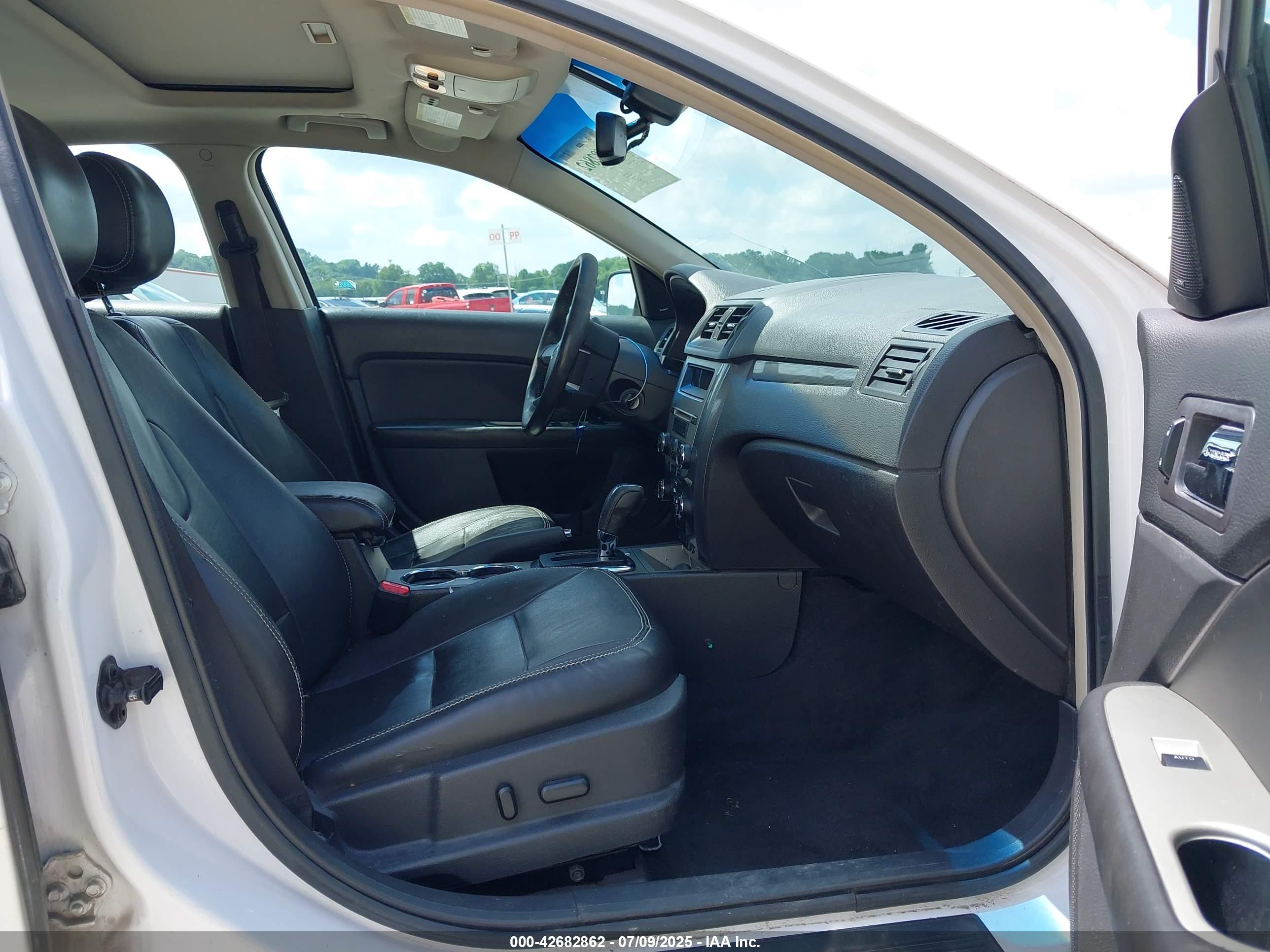 FORD FUSION image 5