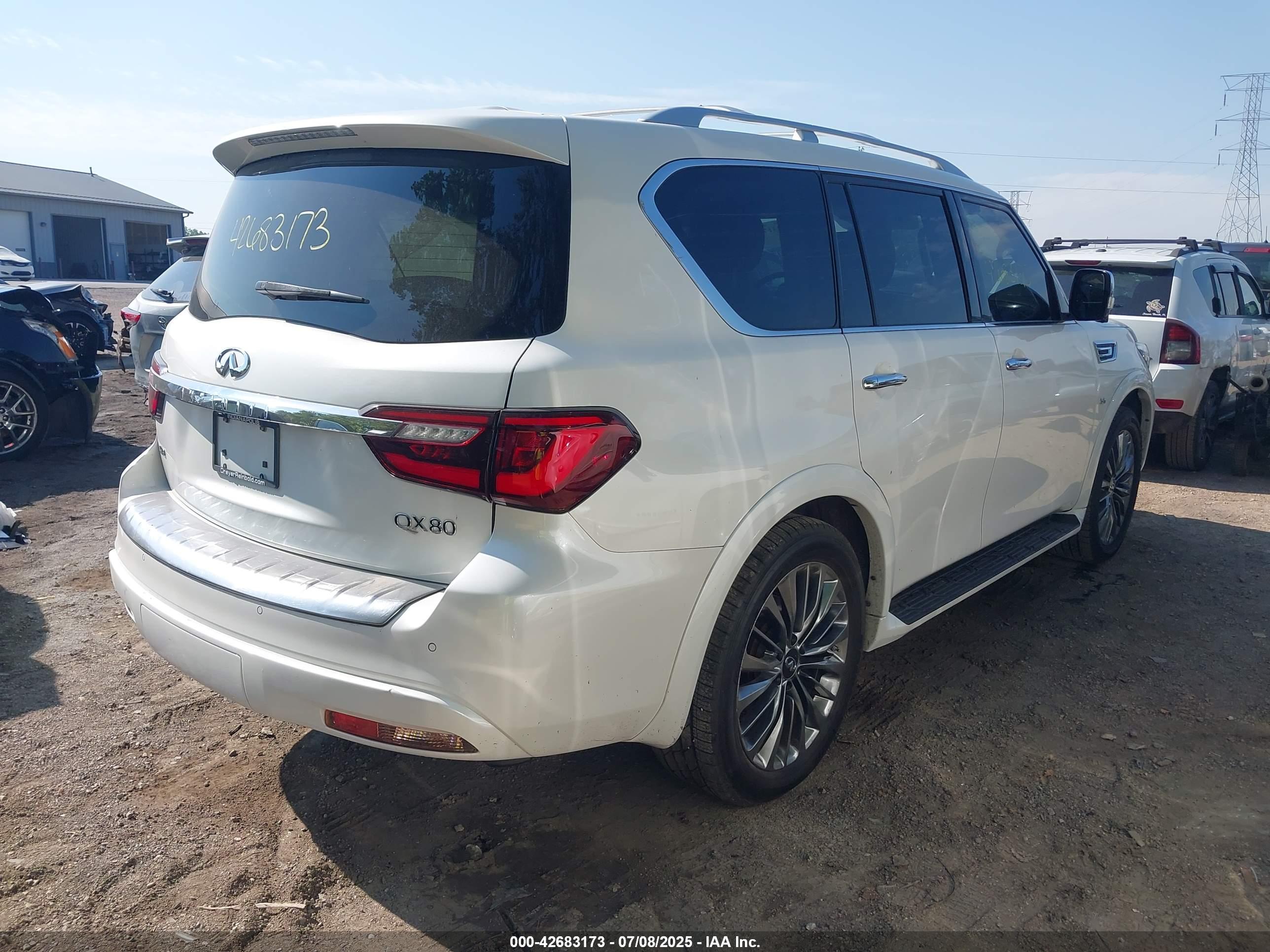 INFINITI QX80 image 4