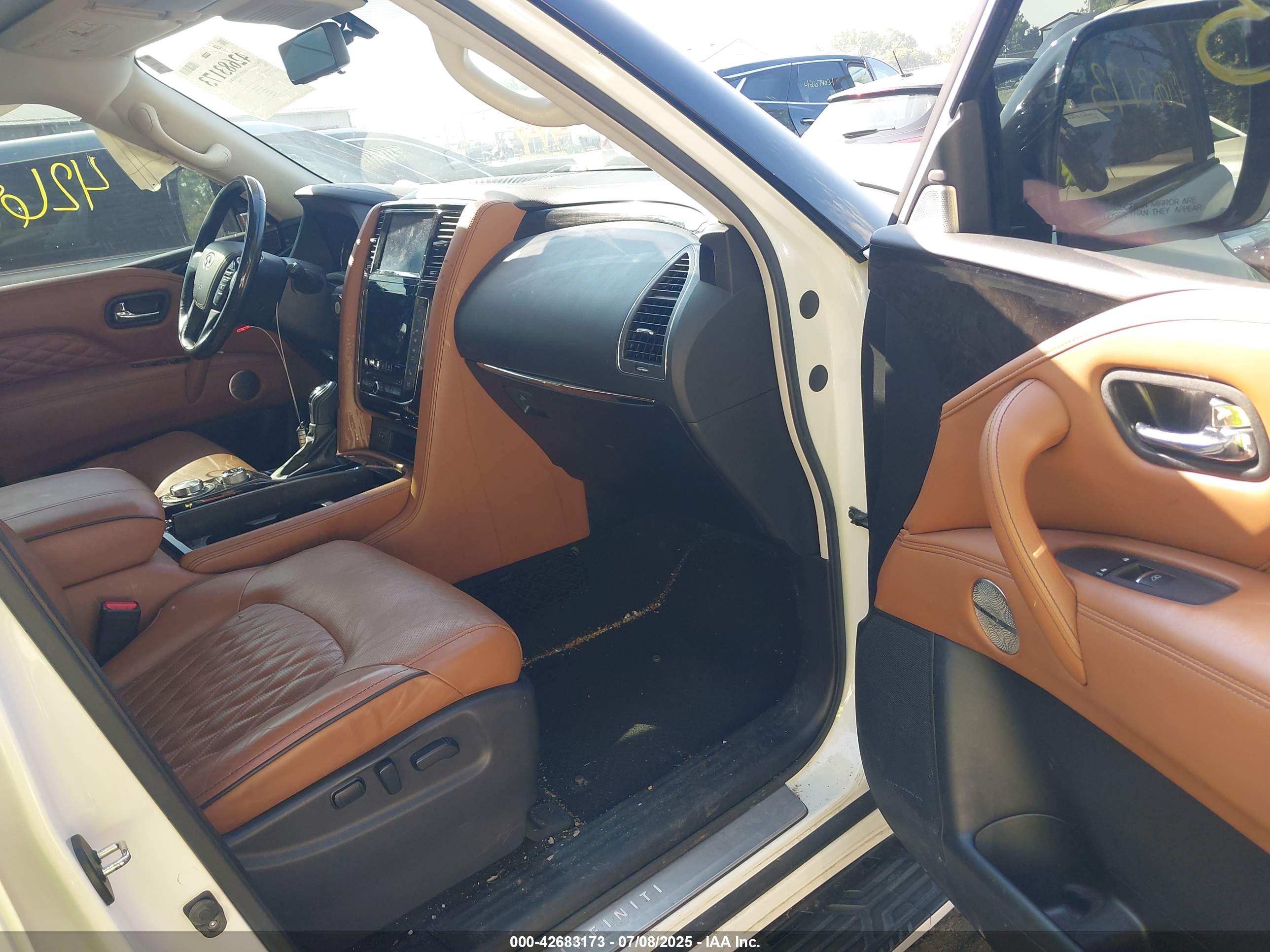 INFINITI QX80 image 5