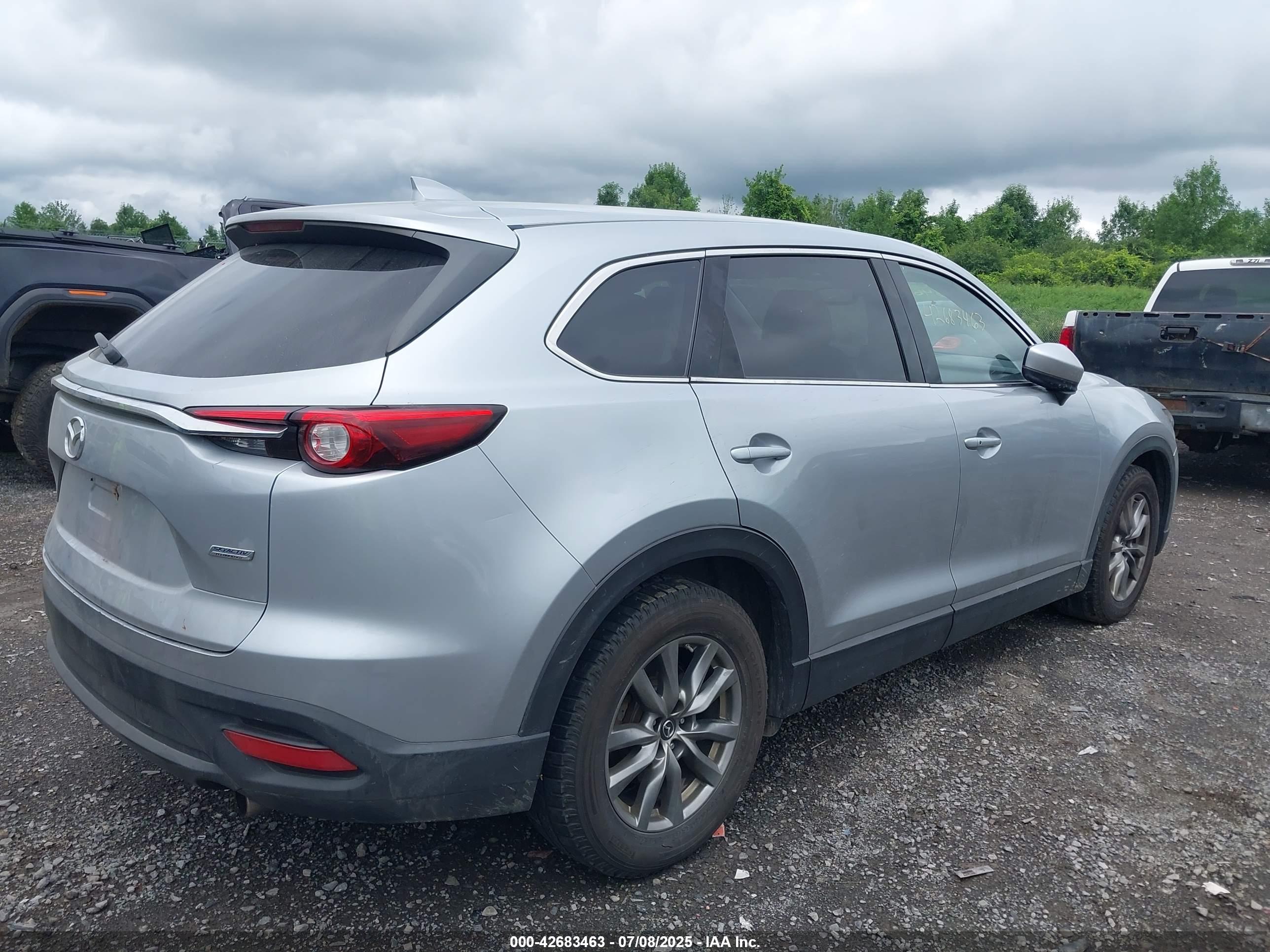 MAZDA CX-9 image 4