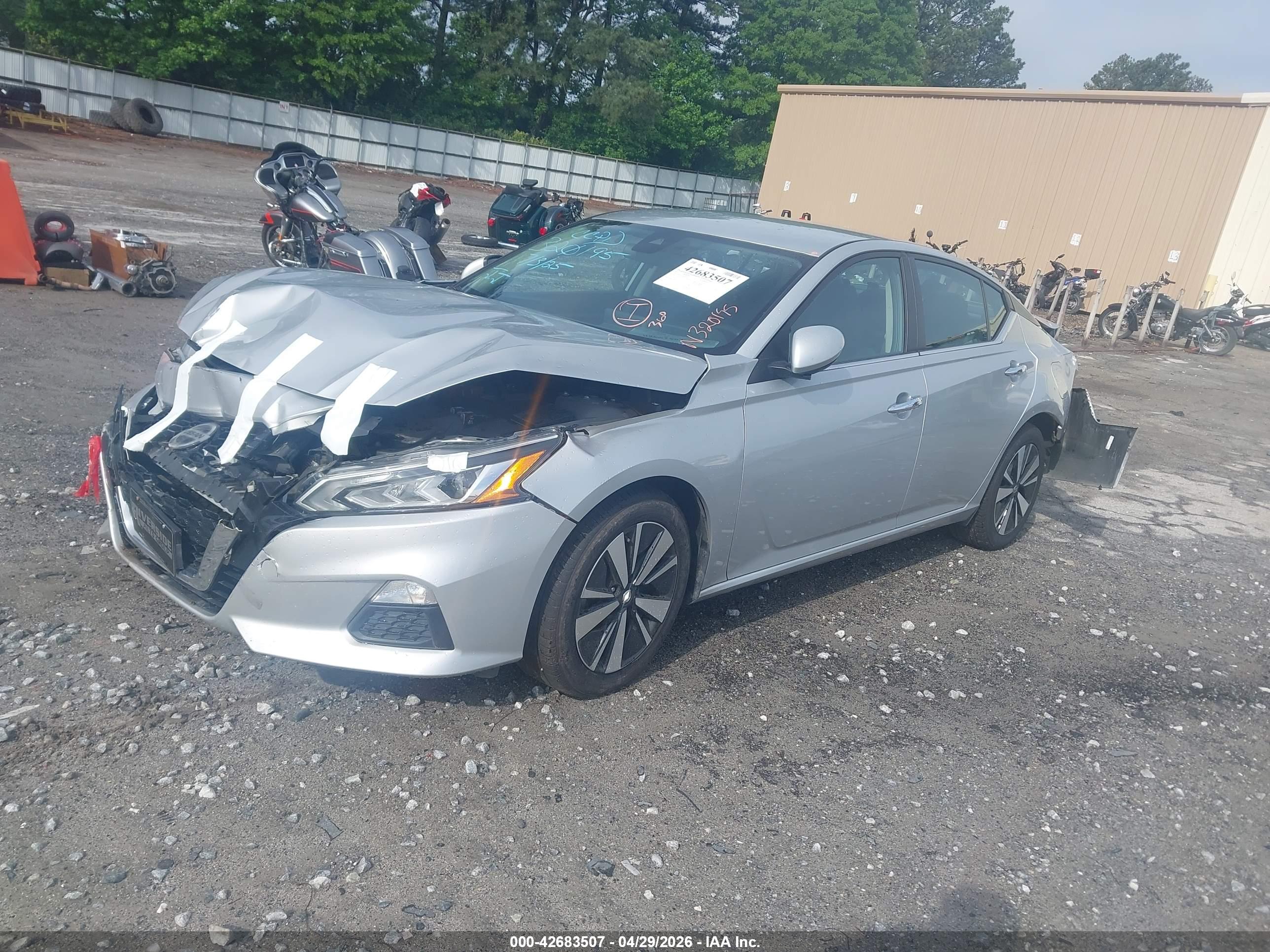 NISSAN ALTIMA image 2