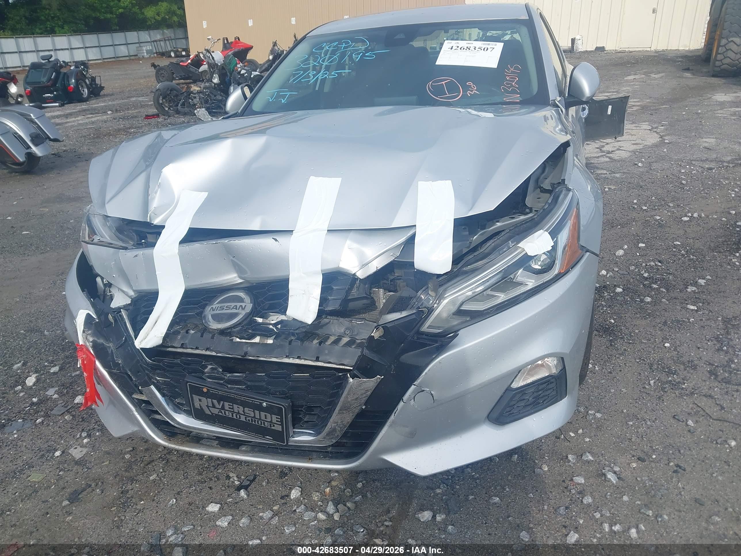 NISSAN ALTIMA image 6