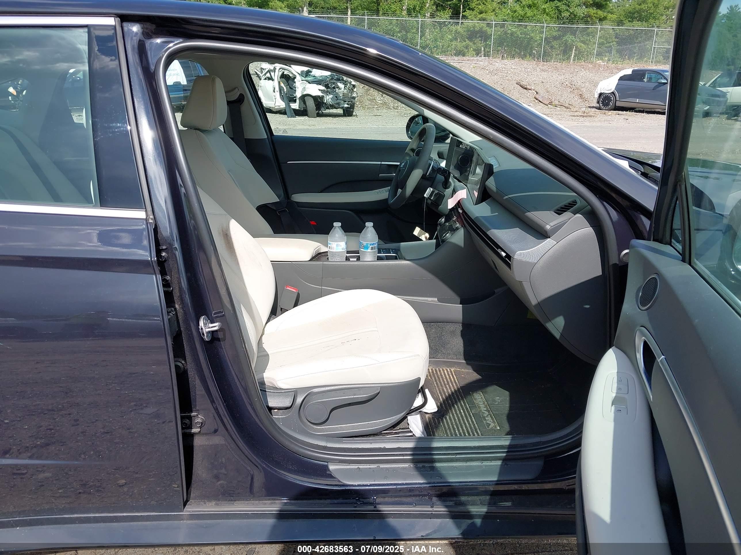 HYUNDAI SONATA image 5