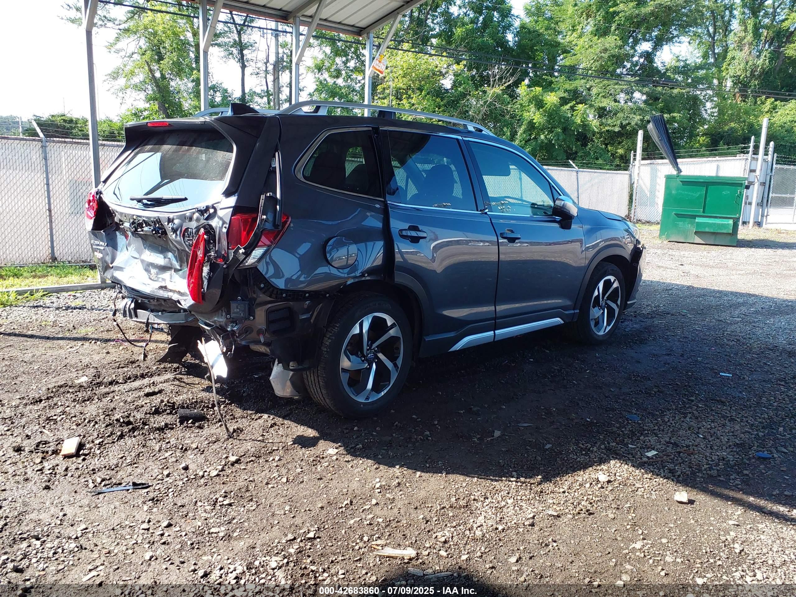 SUBARU FORESTER image 4