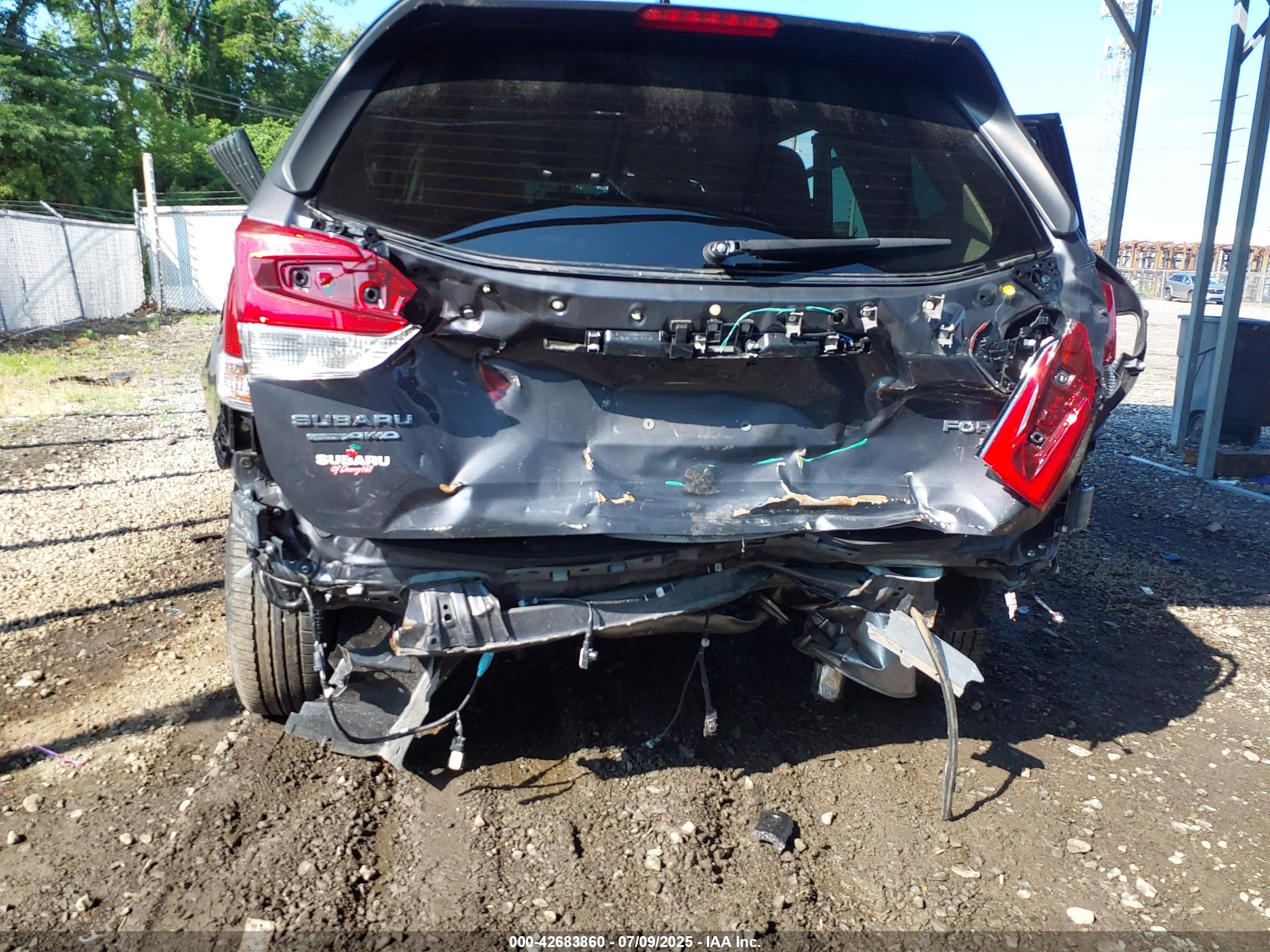 SUBARU FORESTER image 6