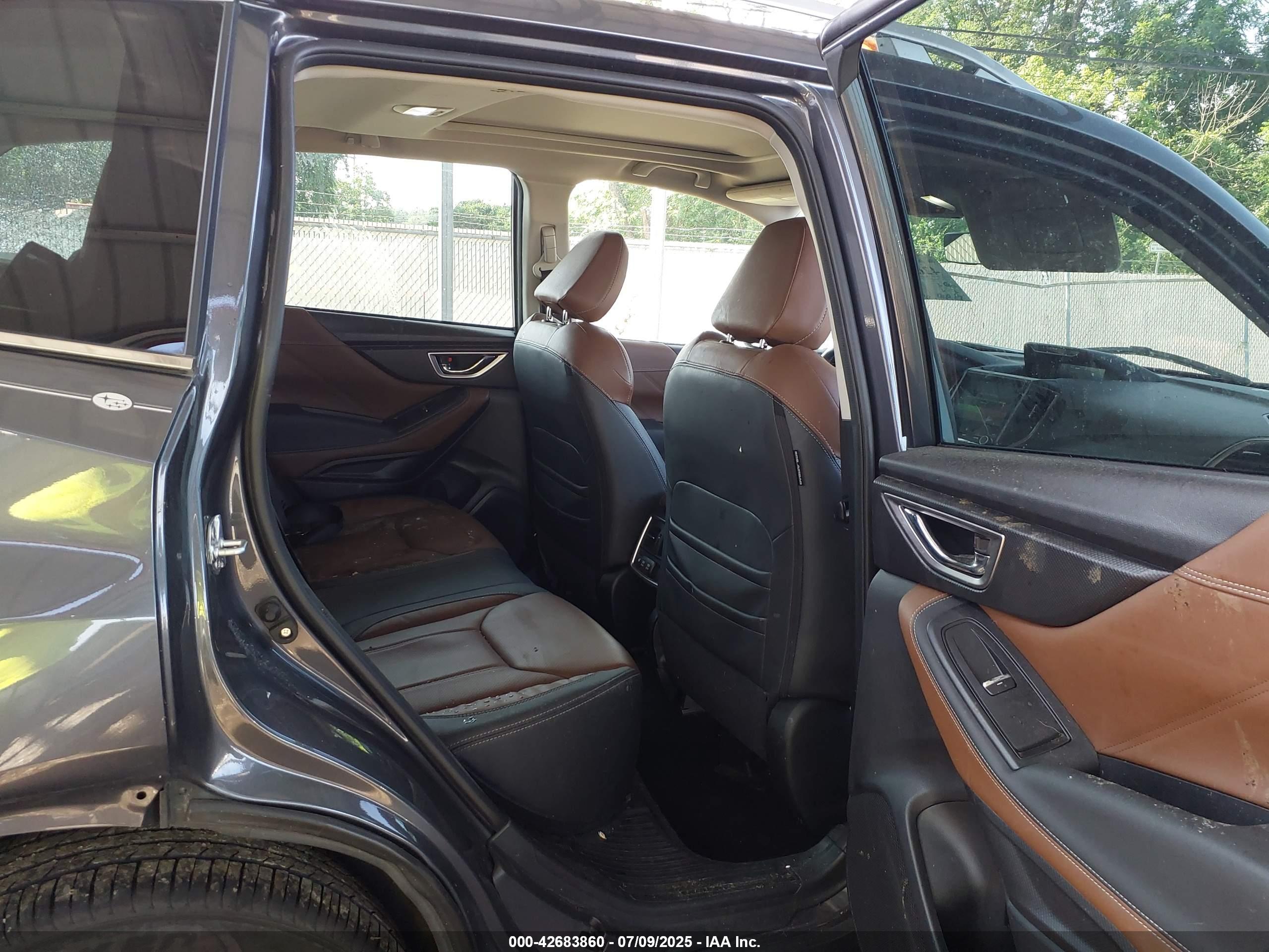 SUBARU FORESTER image 8
