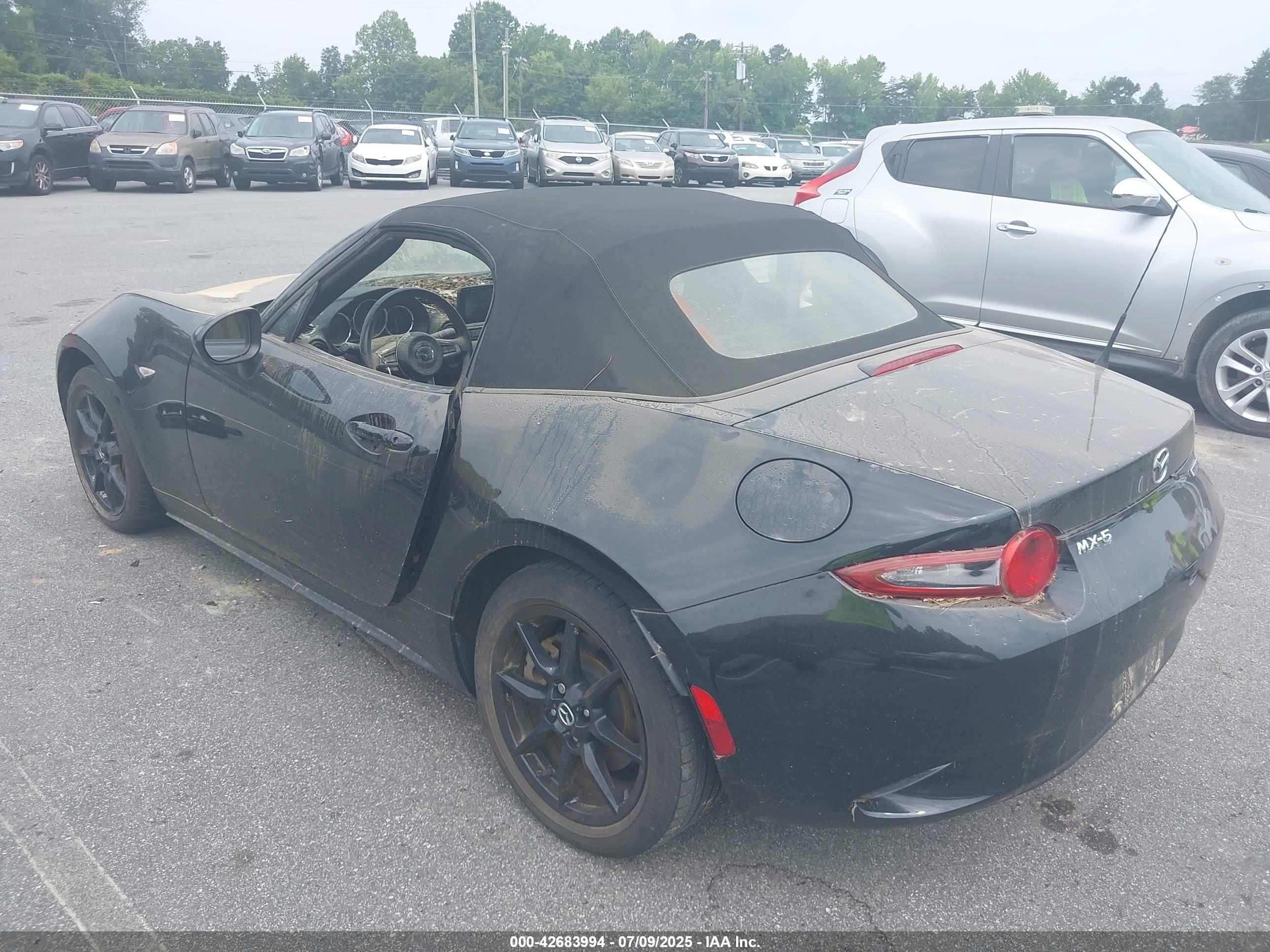 MAZDA MX-5 image 3