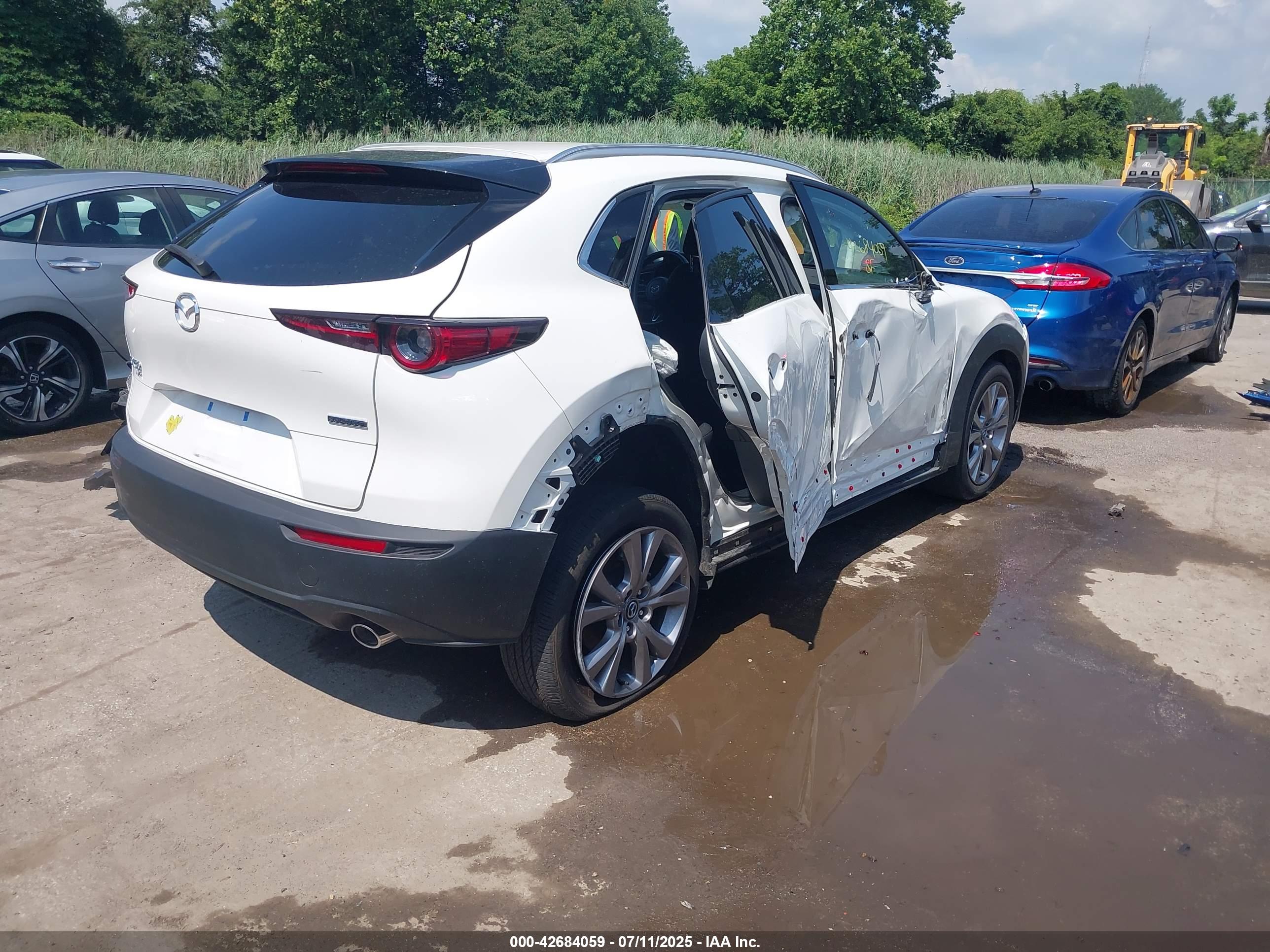 MAZDA CX-30 image 4