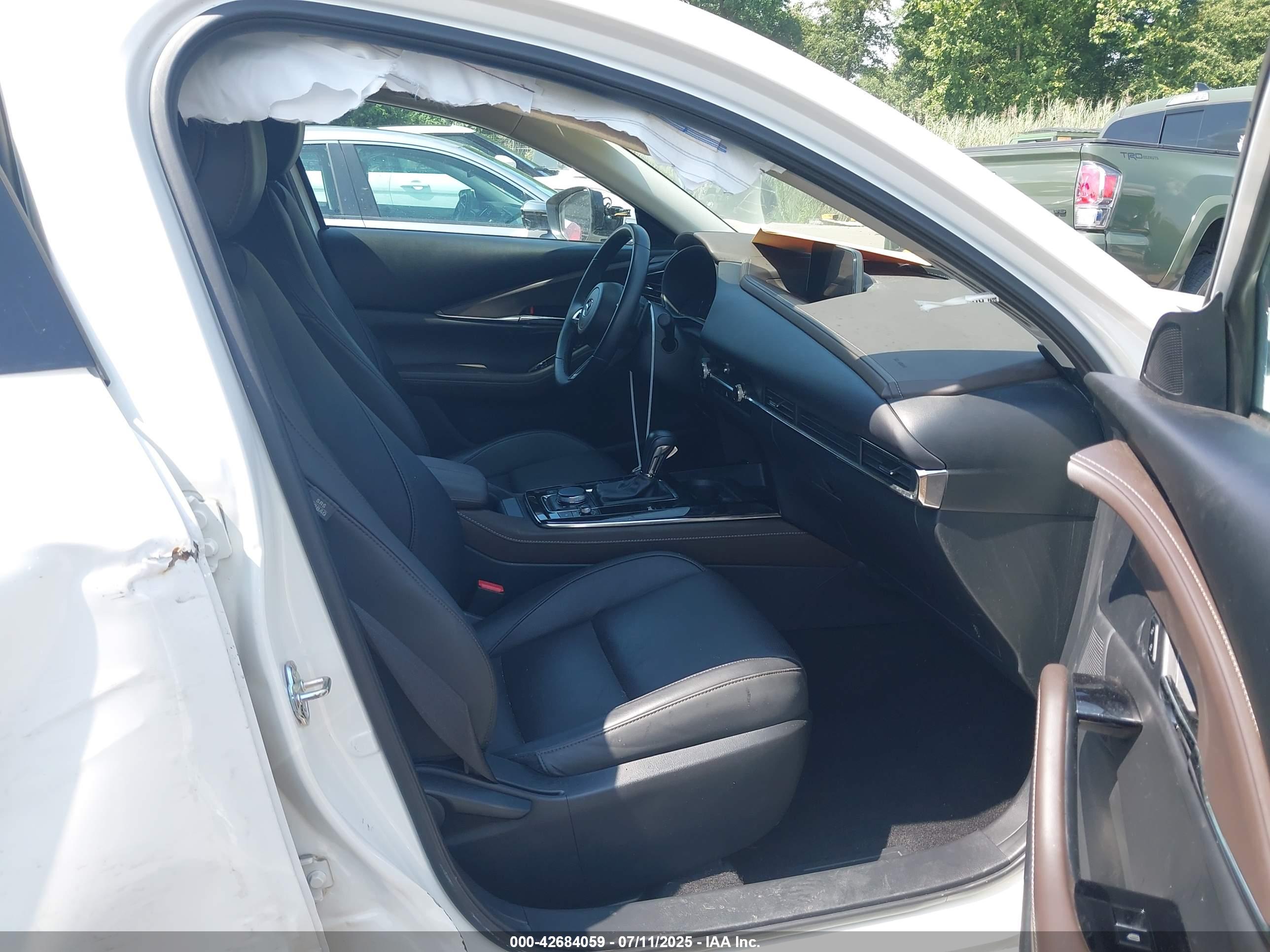 MAZDA CX-30 image 5