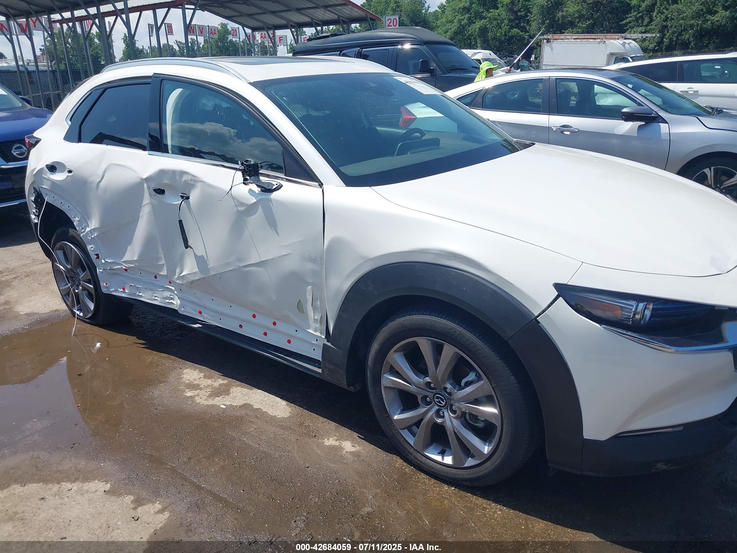 MAZDA CX-30 image 6