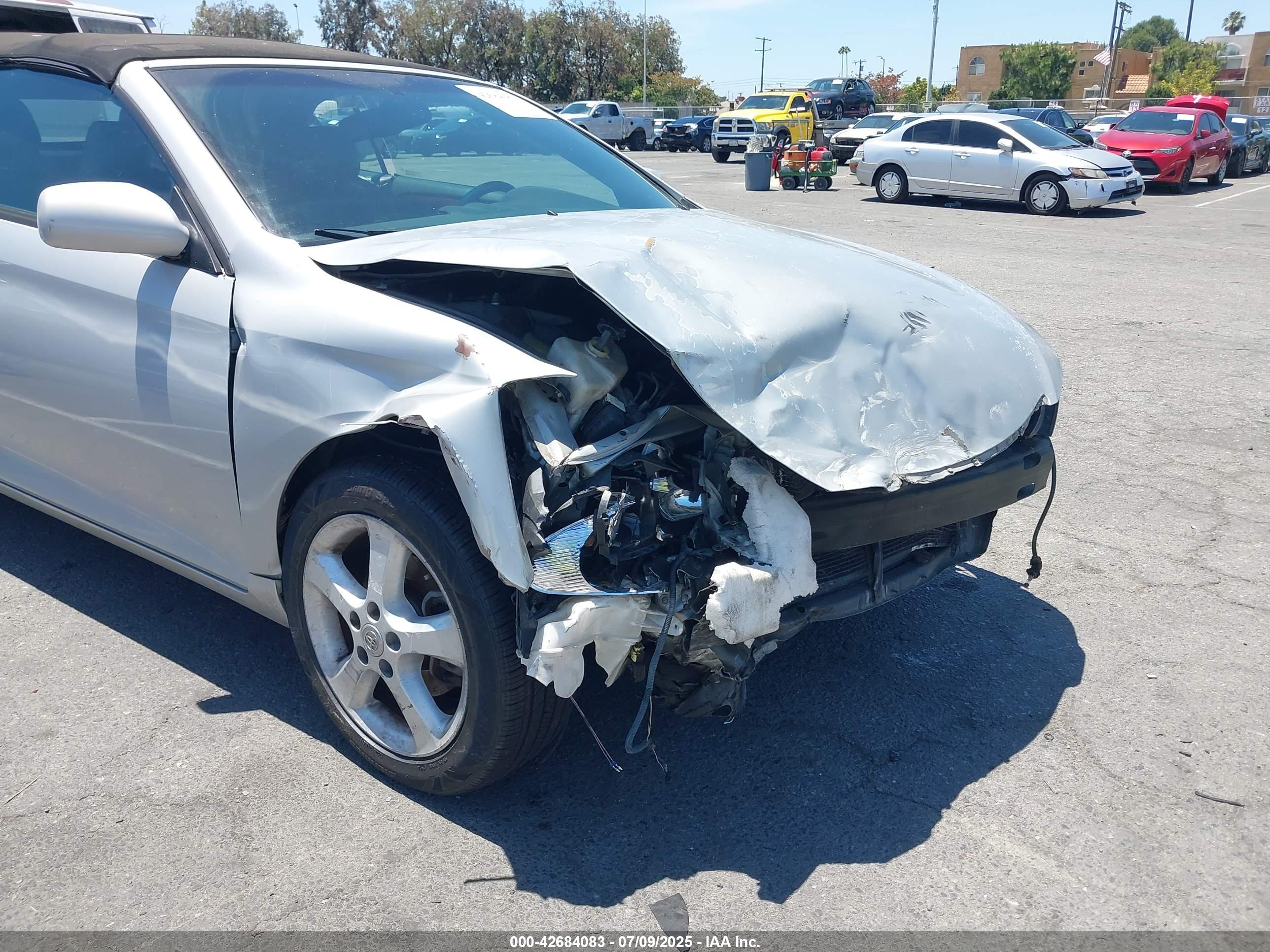 TOYOTA CAMRY image 6