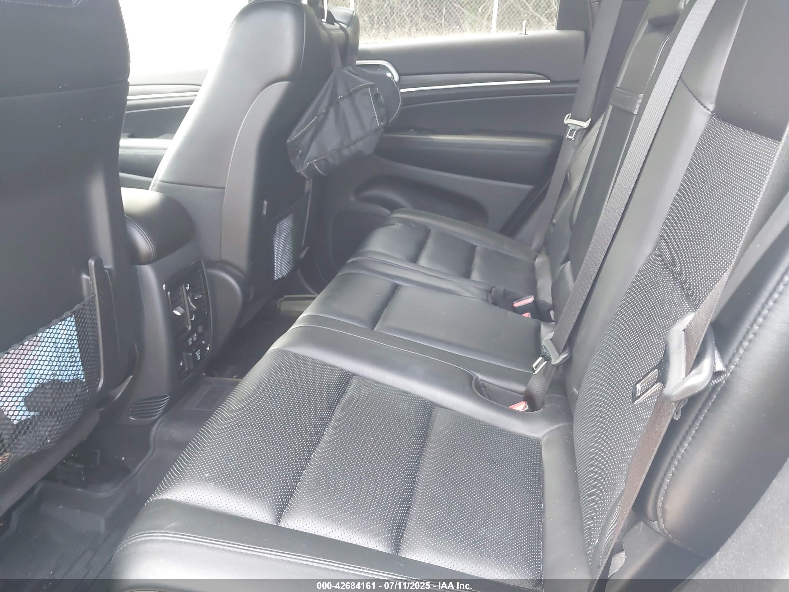 JEEP GRAND image 8