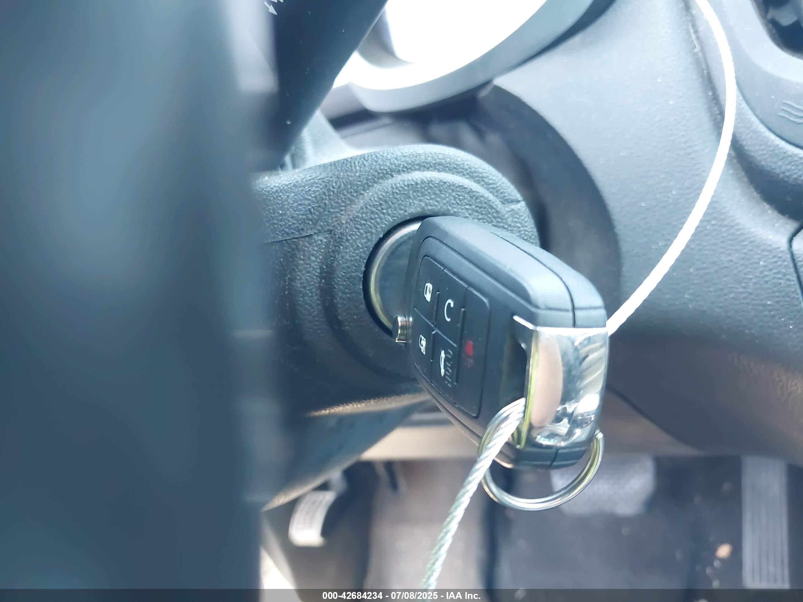 CHEVROLET EQUINOX image 11
