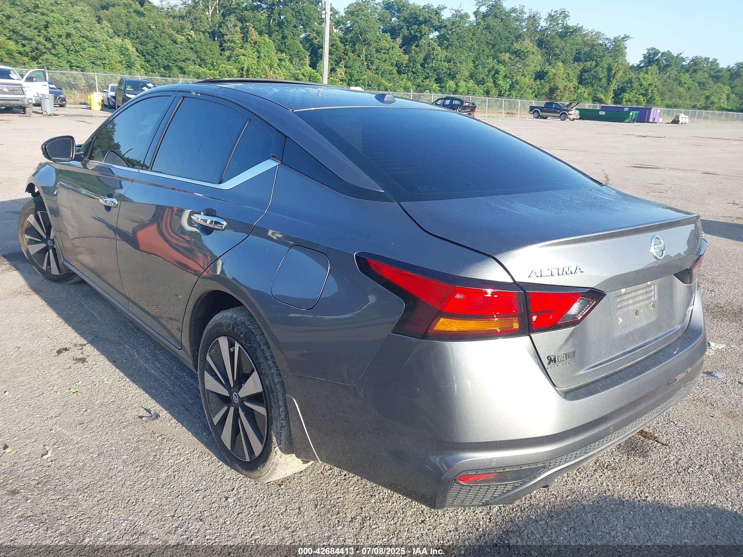 NISSAN ALTIMA image 3
