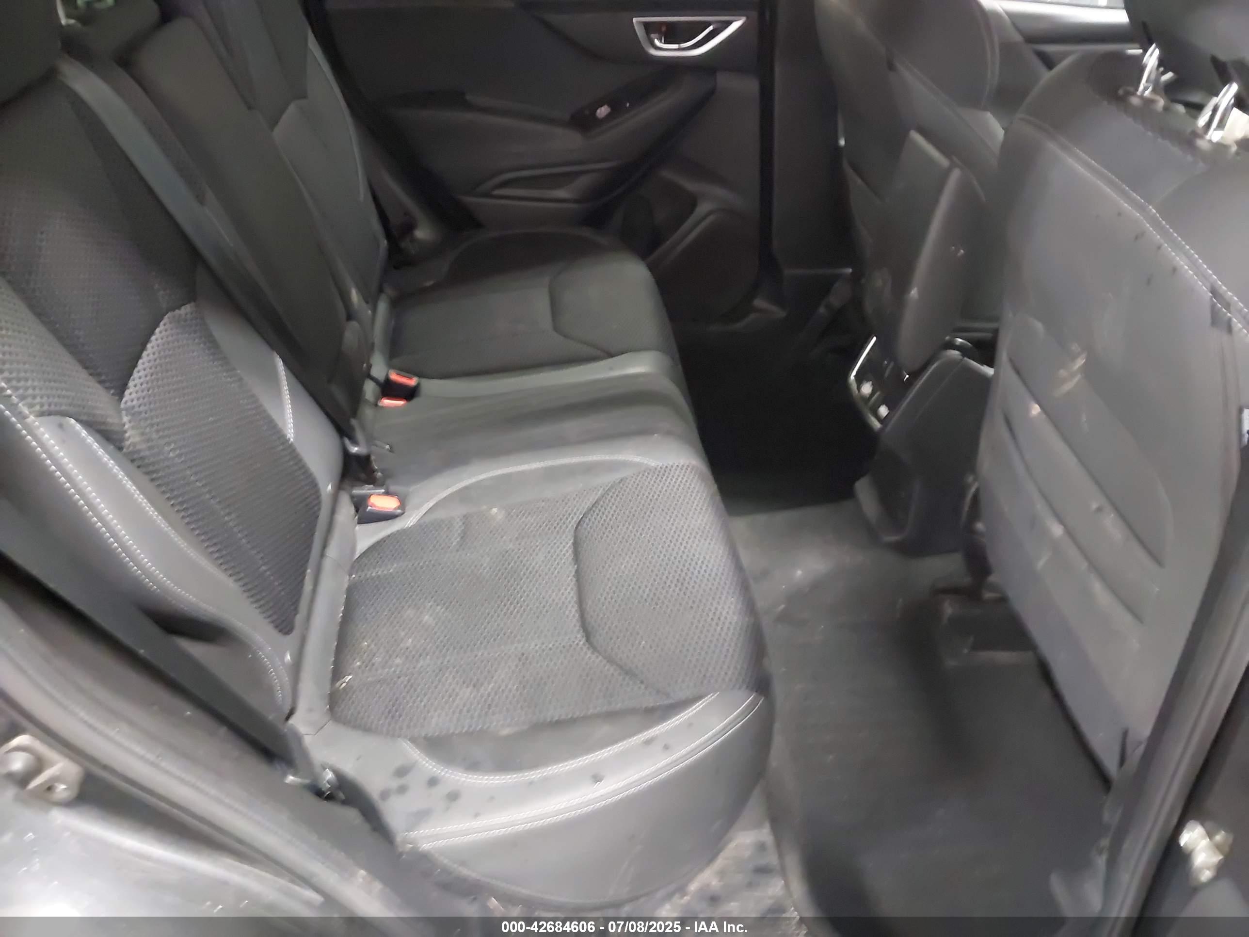 SUBARU FORESTER image 8