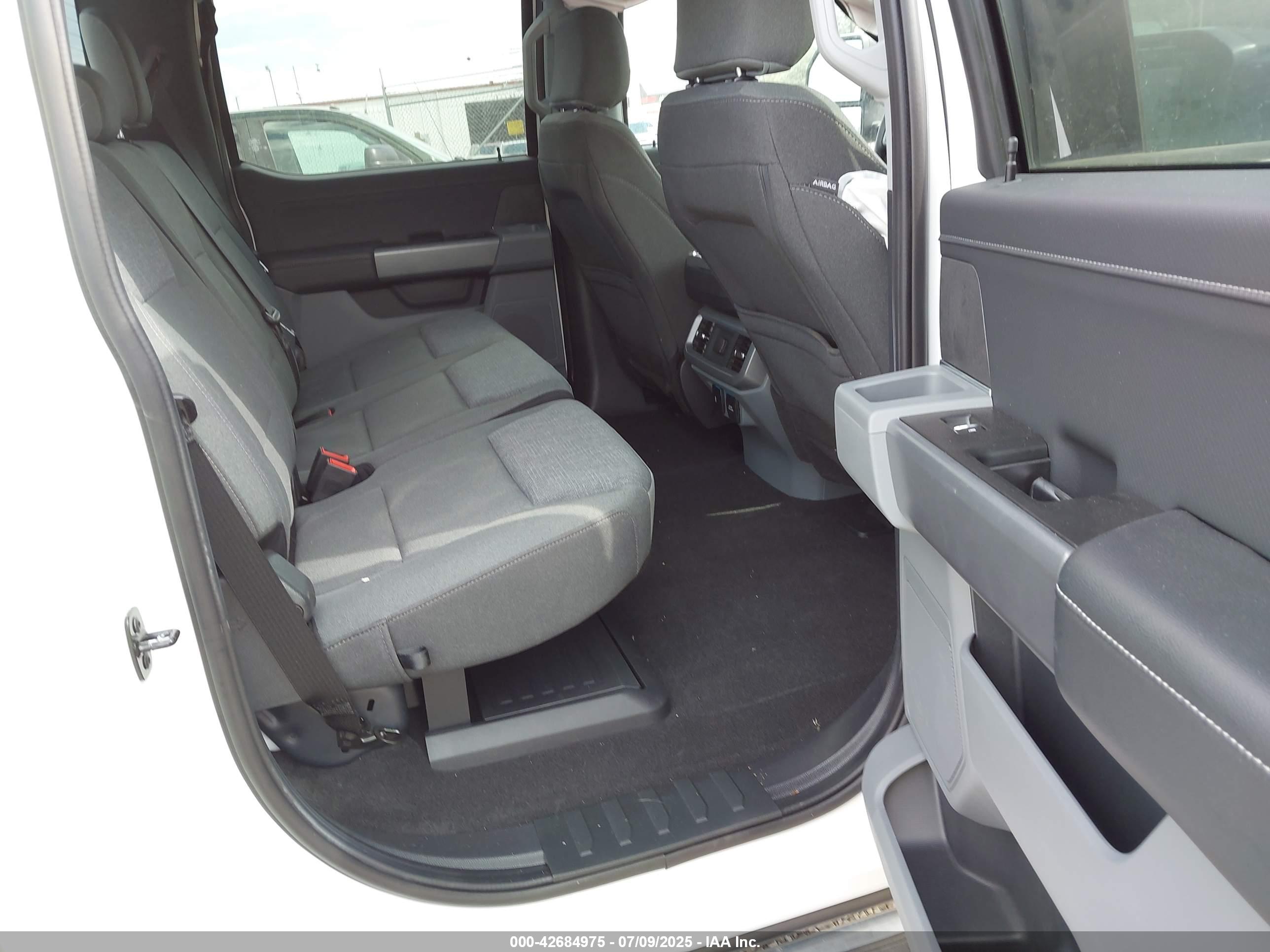 FORD F-150 image 8