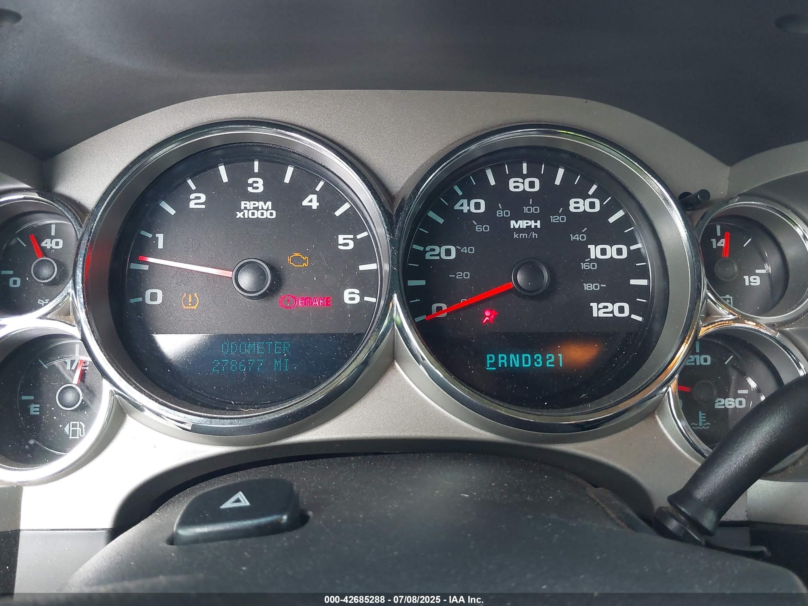 CHEVROLET SILVERADO image 7