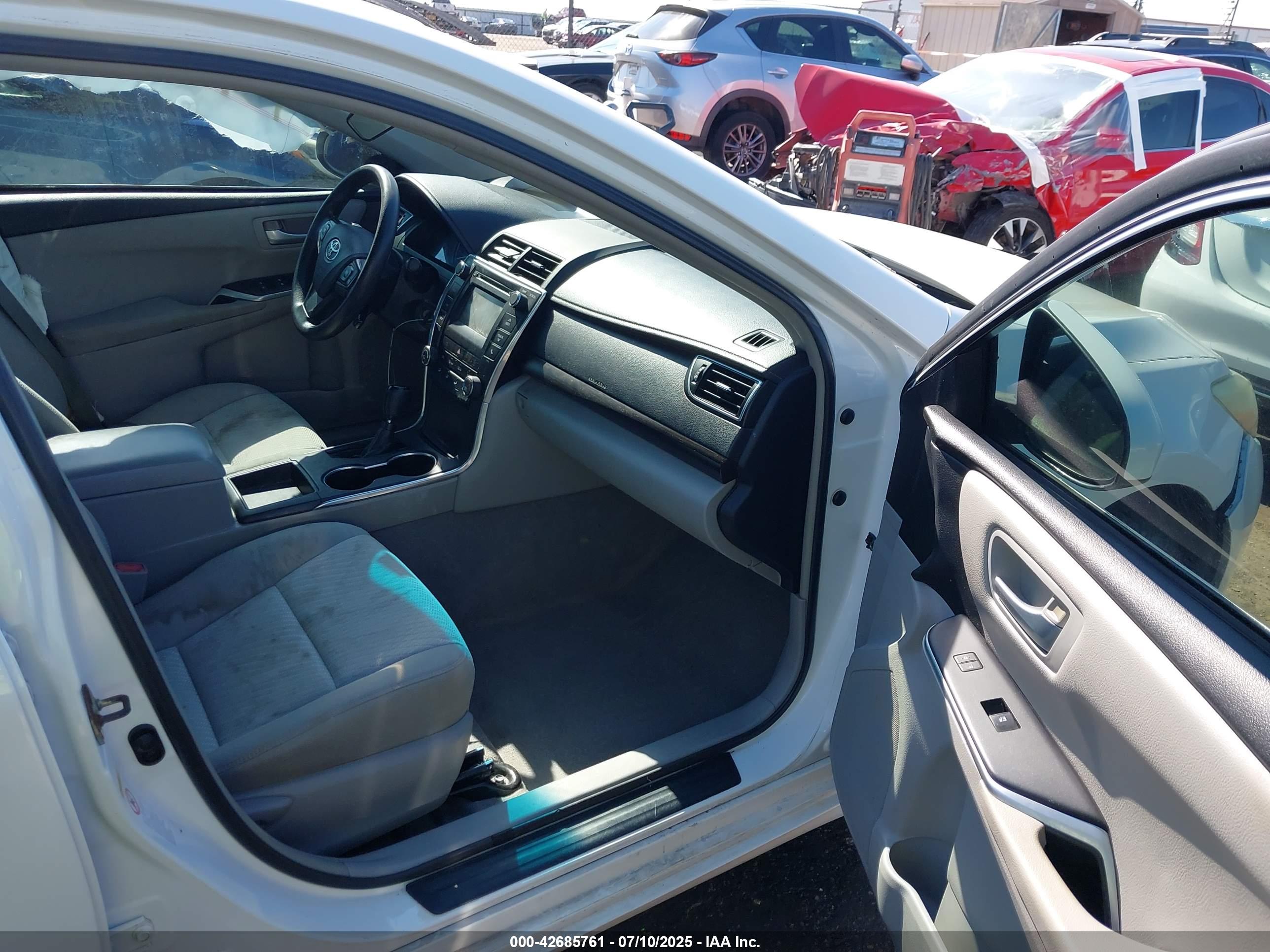 TOYOTA CAMRY image 5