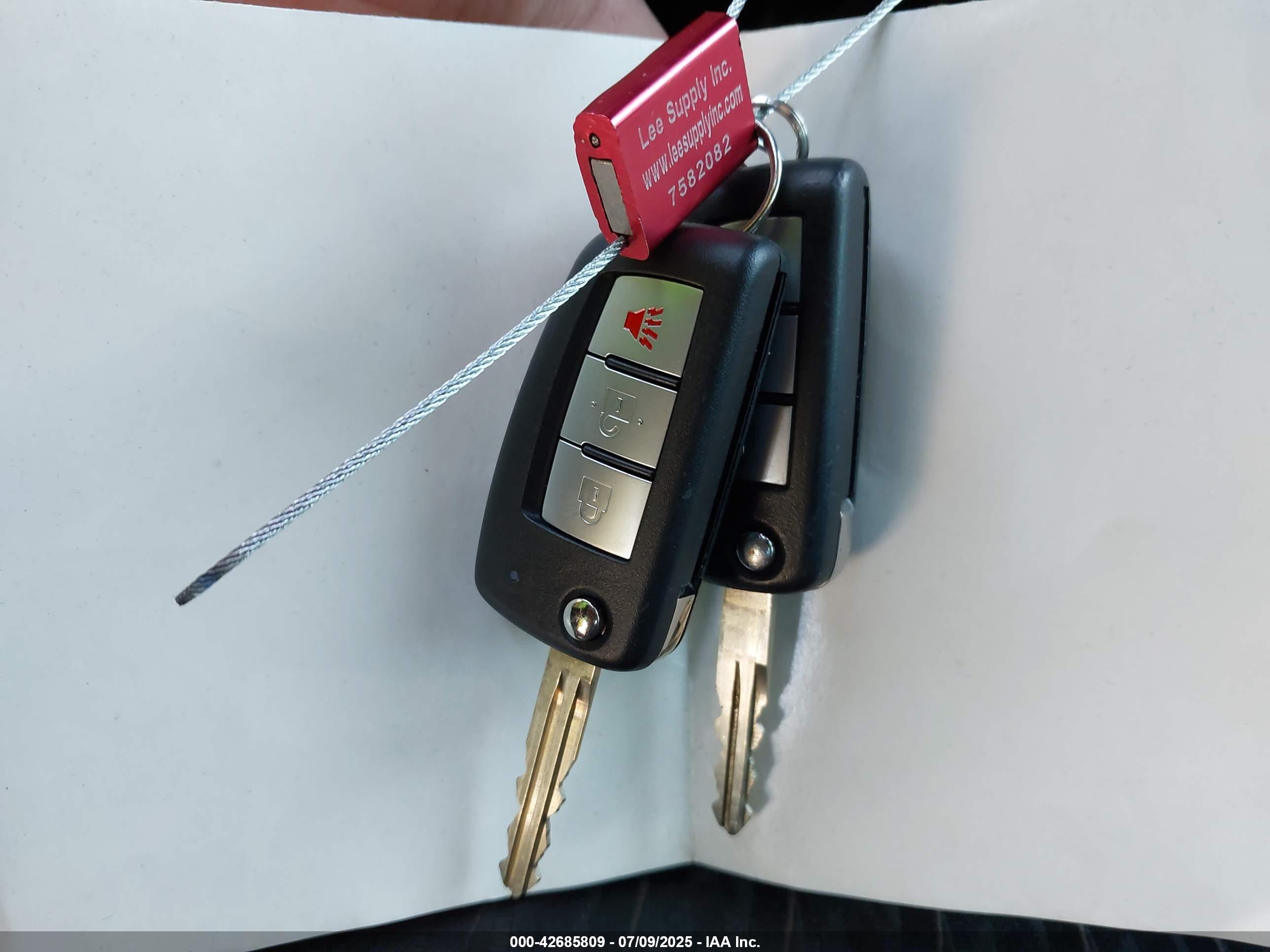 NISSAN ROGUE image 11